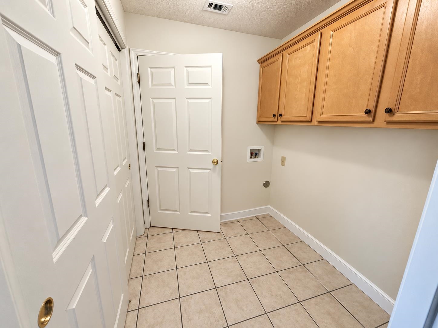 1905 Appling Oaks Cir 13 Property Photo 4
