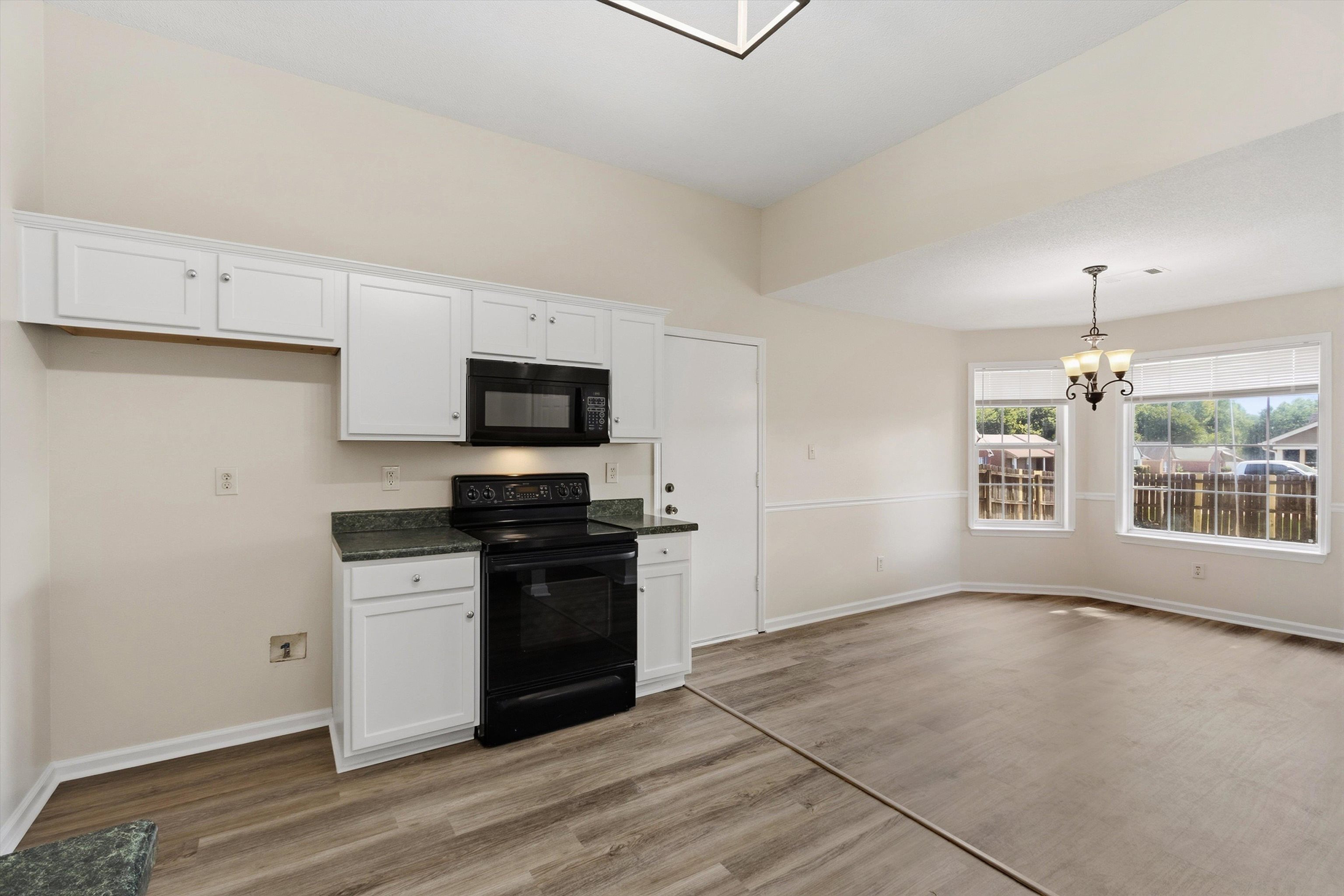 510 Oakland Hills Dr Property Photo 7