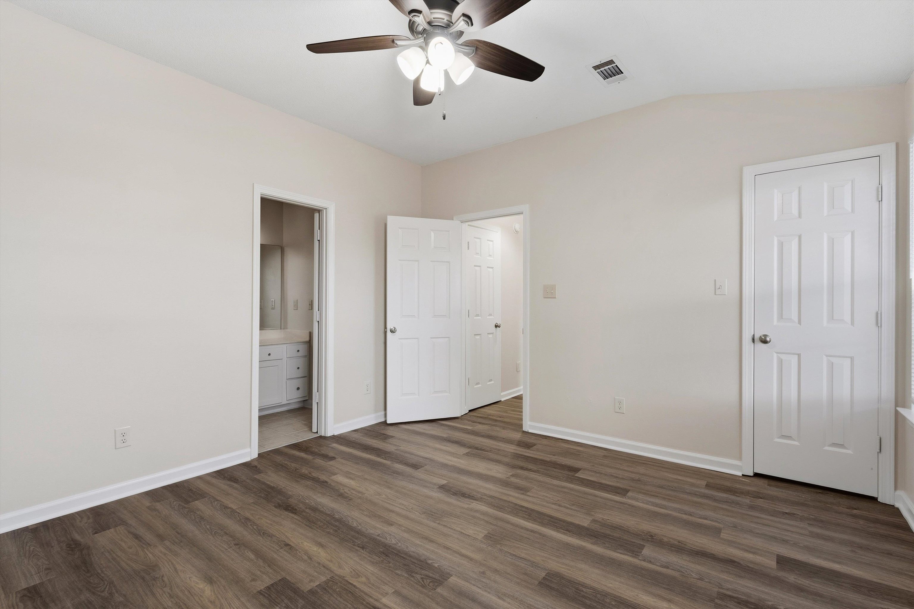 510 Oakland Hills Dr Property Photo 12