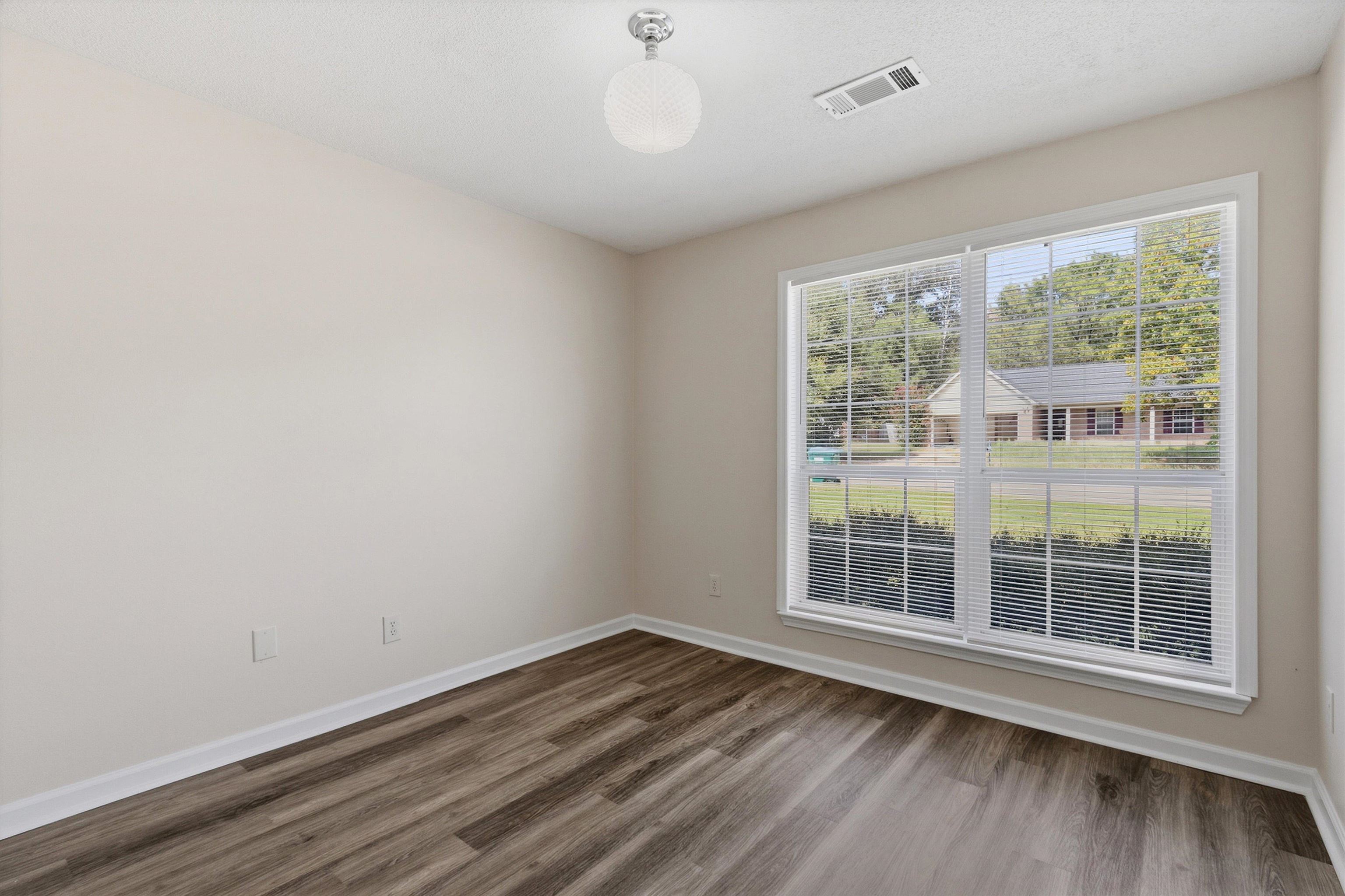 510 Oakland Hills Dr Property Photo 14