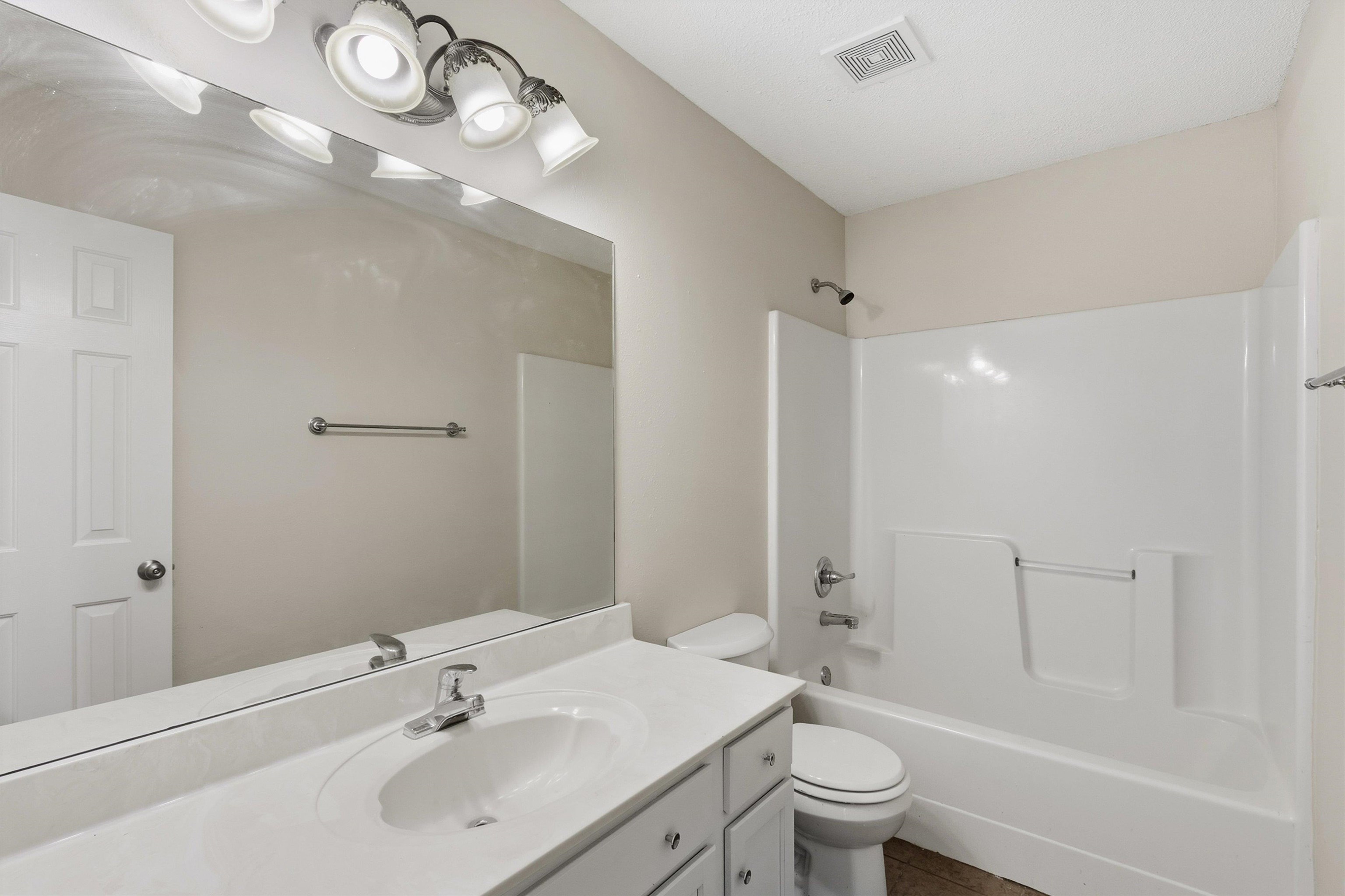 510 Oakland Hills Dr Property Photo 16