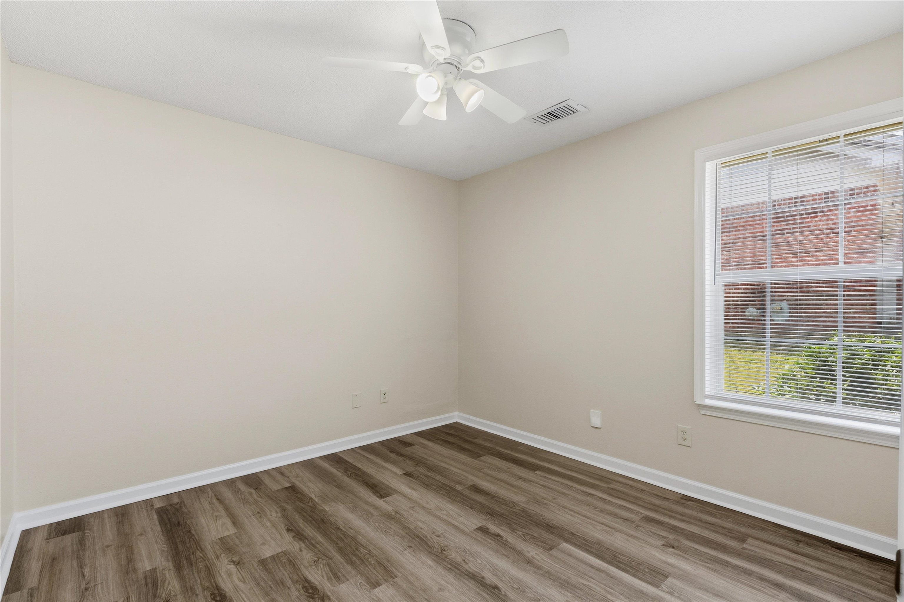 510 Oakland Hills Dr Property Photo 17