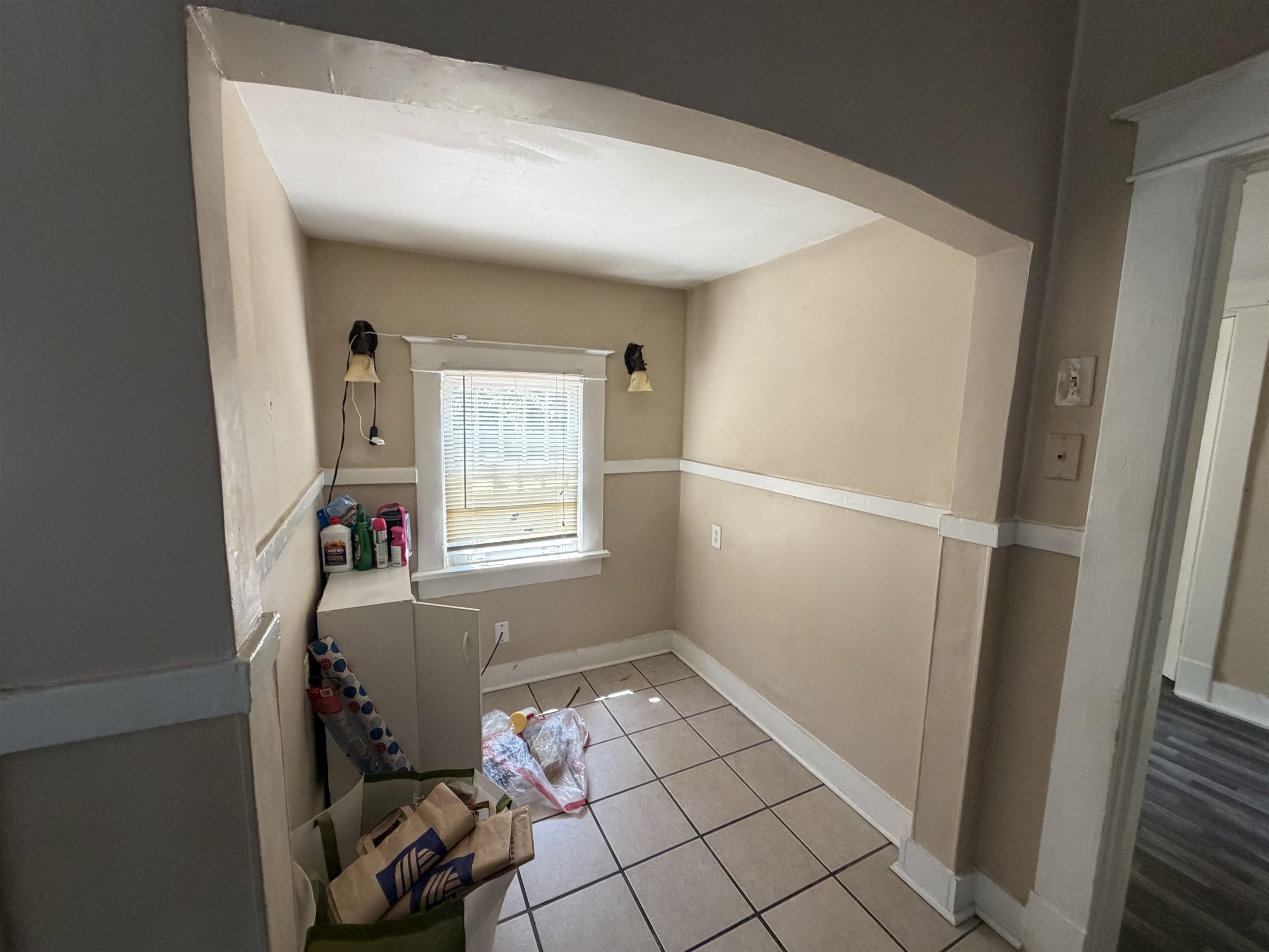 1585 Court Ave Property Photo 6