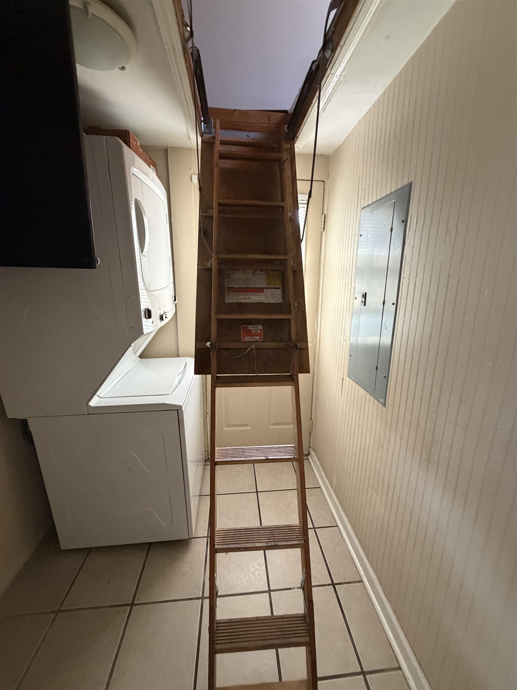 1585 Court Ave Property Photo 15