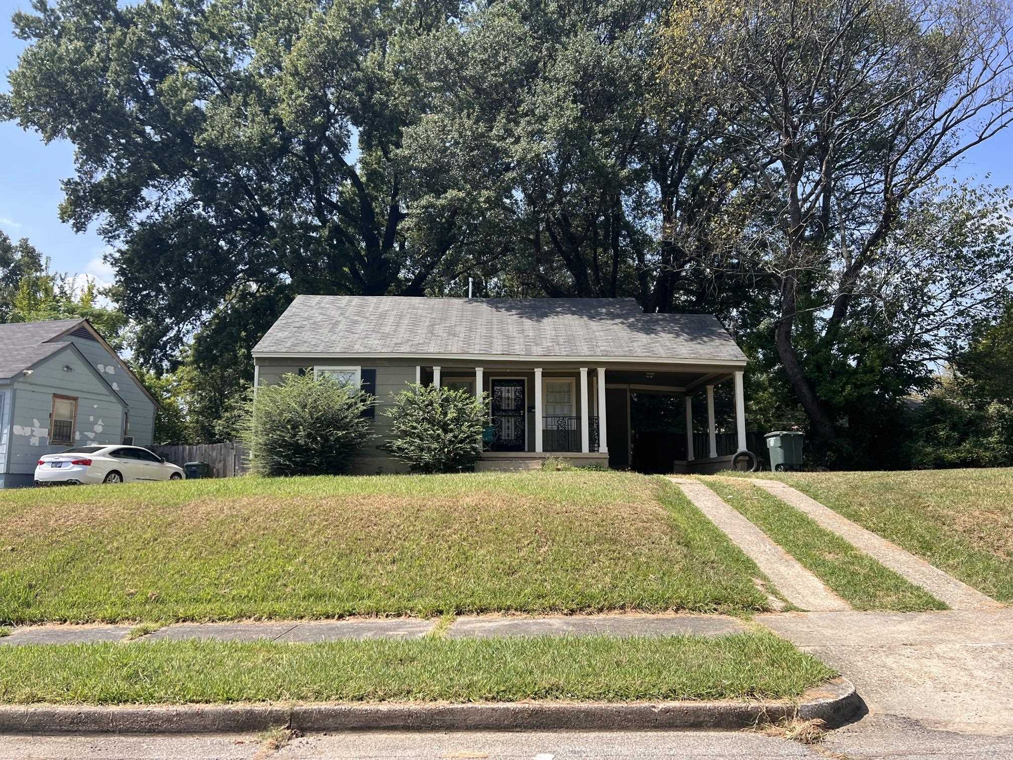 1827 Wellington St Property Photo 1