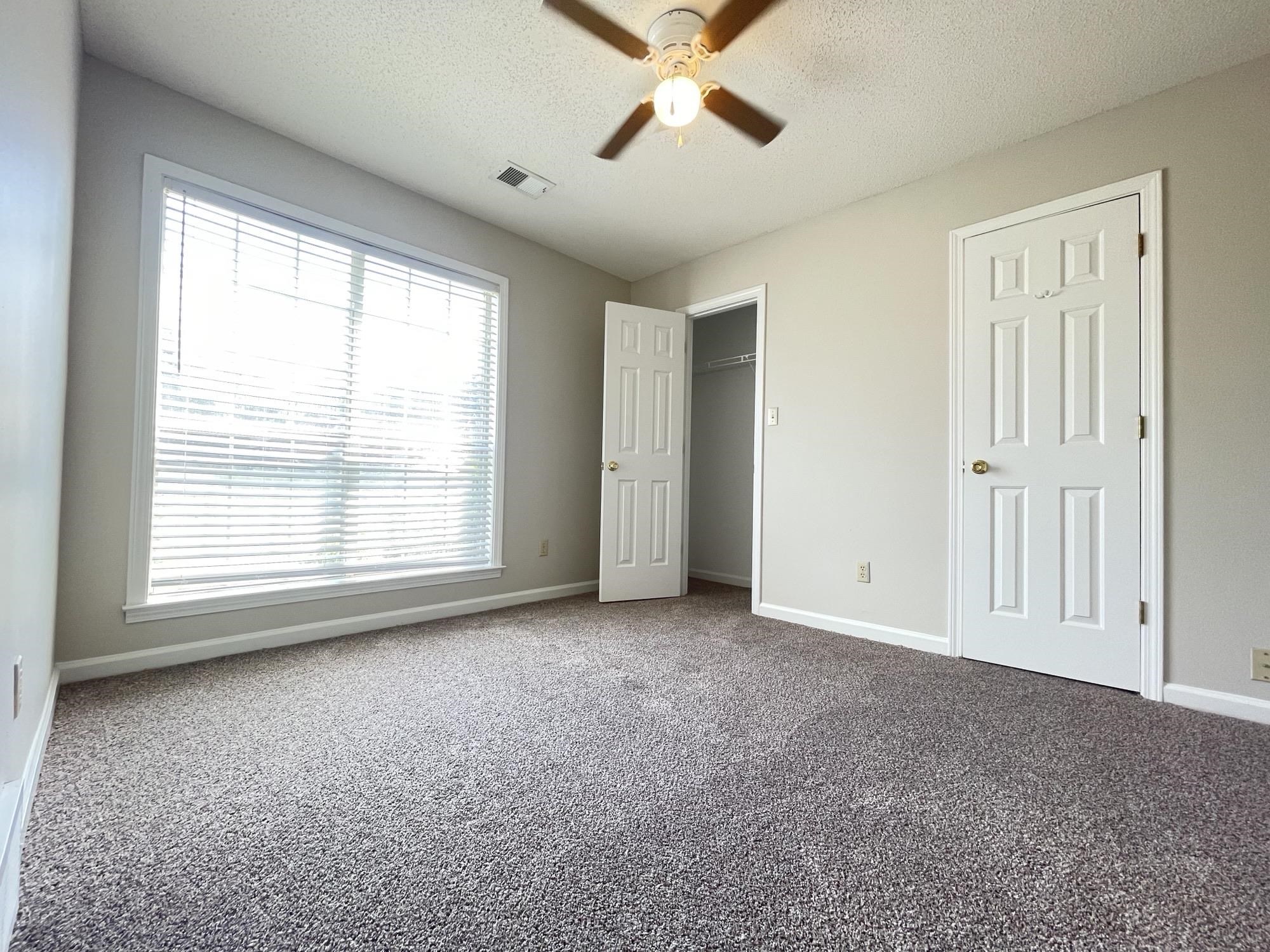 3943 Oak Forest Dr Property Photo 7