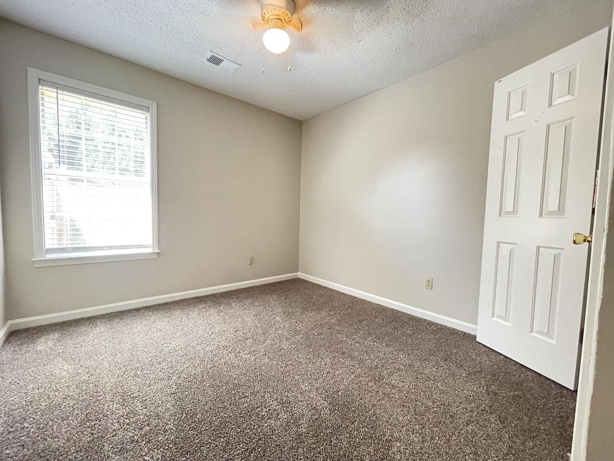 3943 Oak Forest Dr Property Photo 9