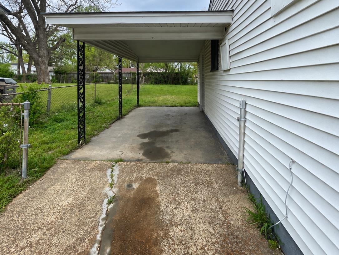646 Western Park Dr Property Photo 11