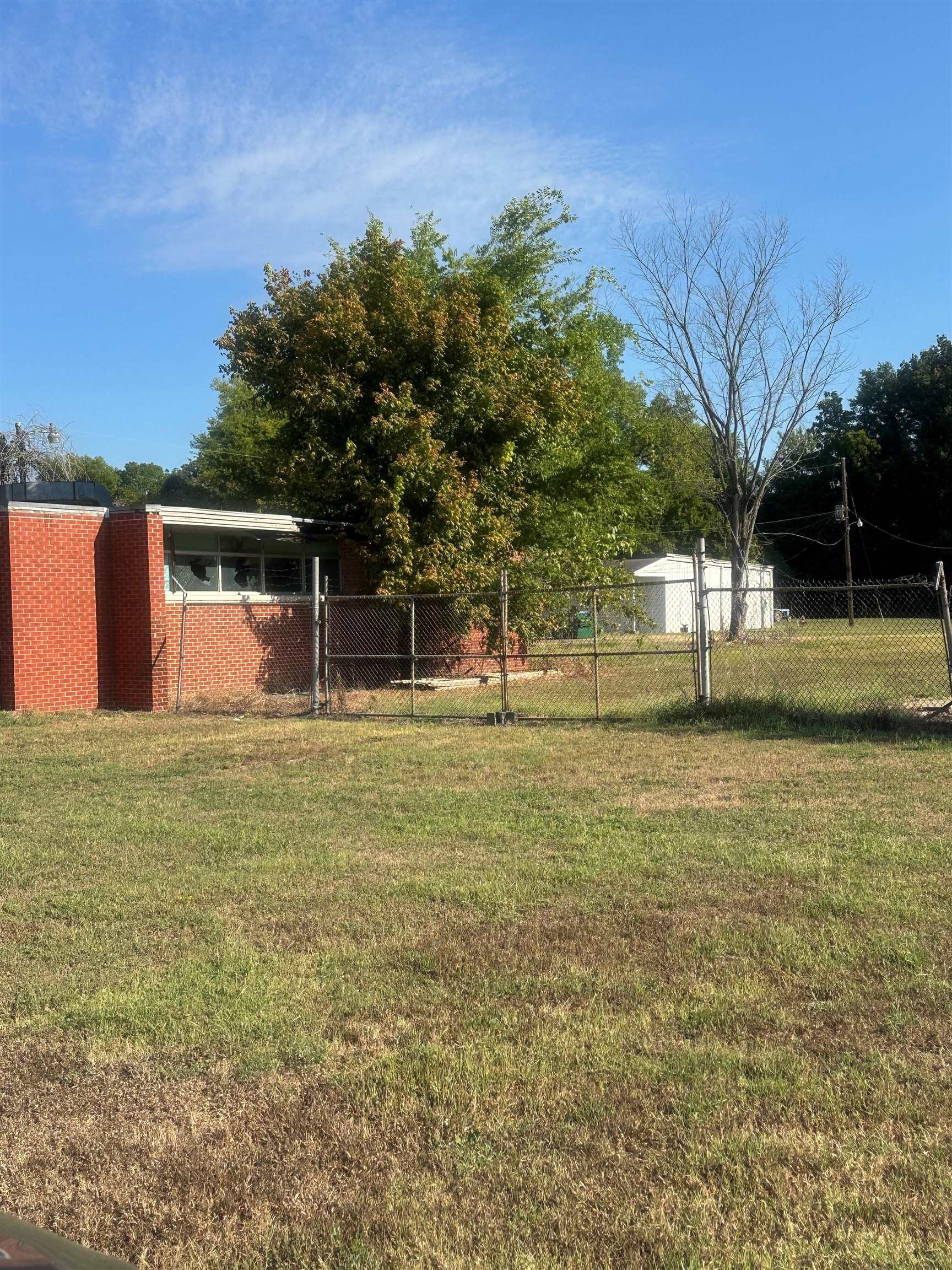 5130 Third St Property Photo 4