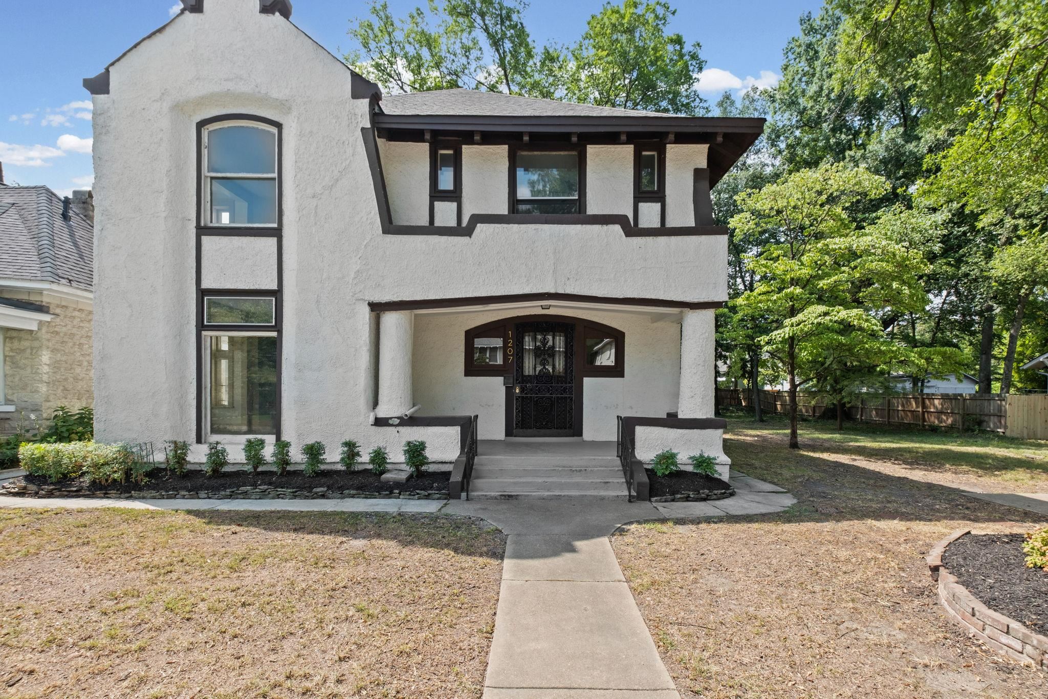 1207 Central Ave Property Photo 4