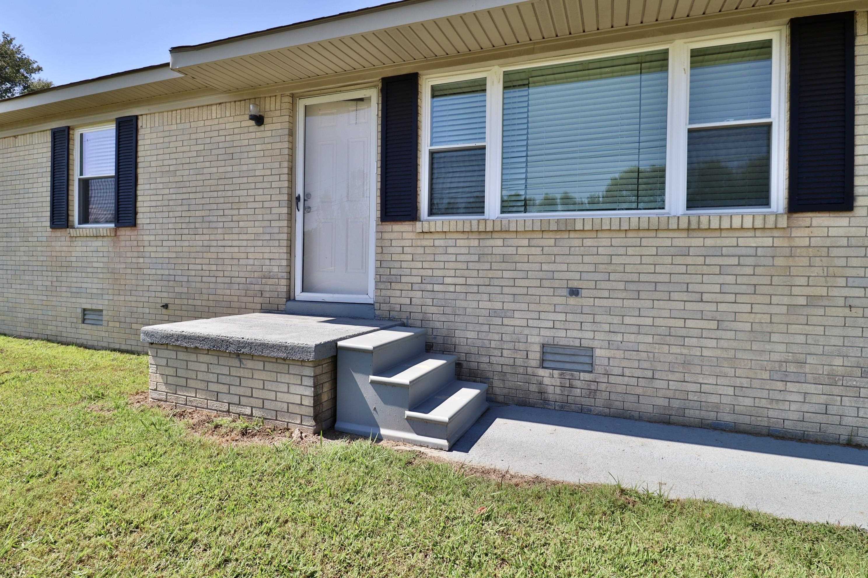 56 Riddick St Property Photo 2