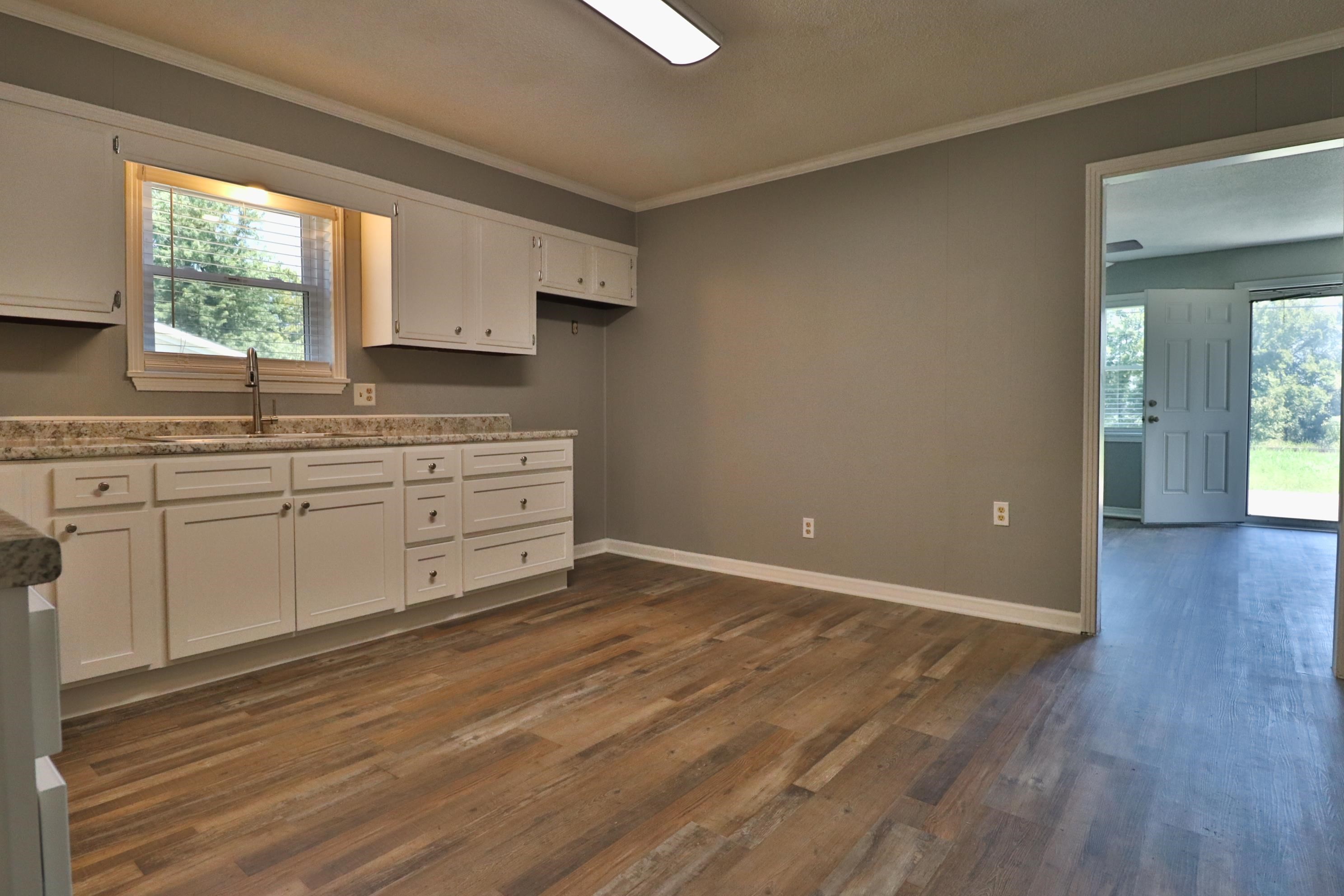 56 Riddick St Property Photo 4