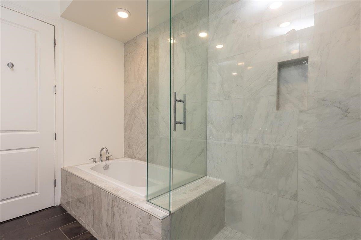 717 Riverside Dr 1102 Property Photo 10