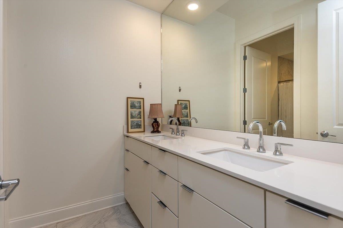 717 Riverside Dr 1102 Property Photo 13