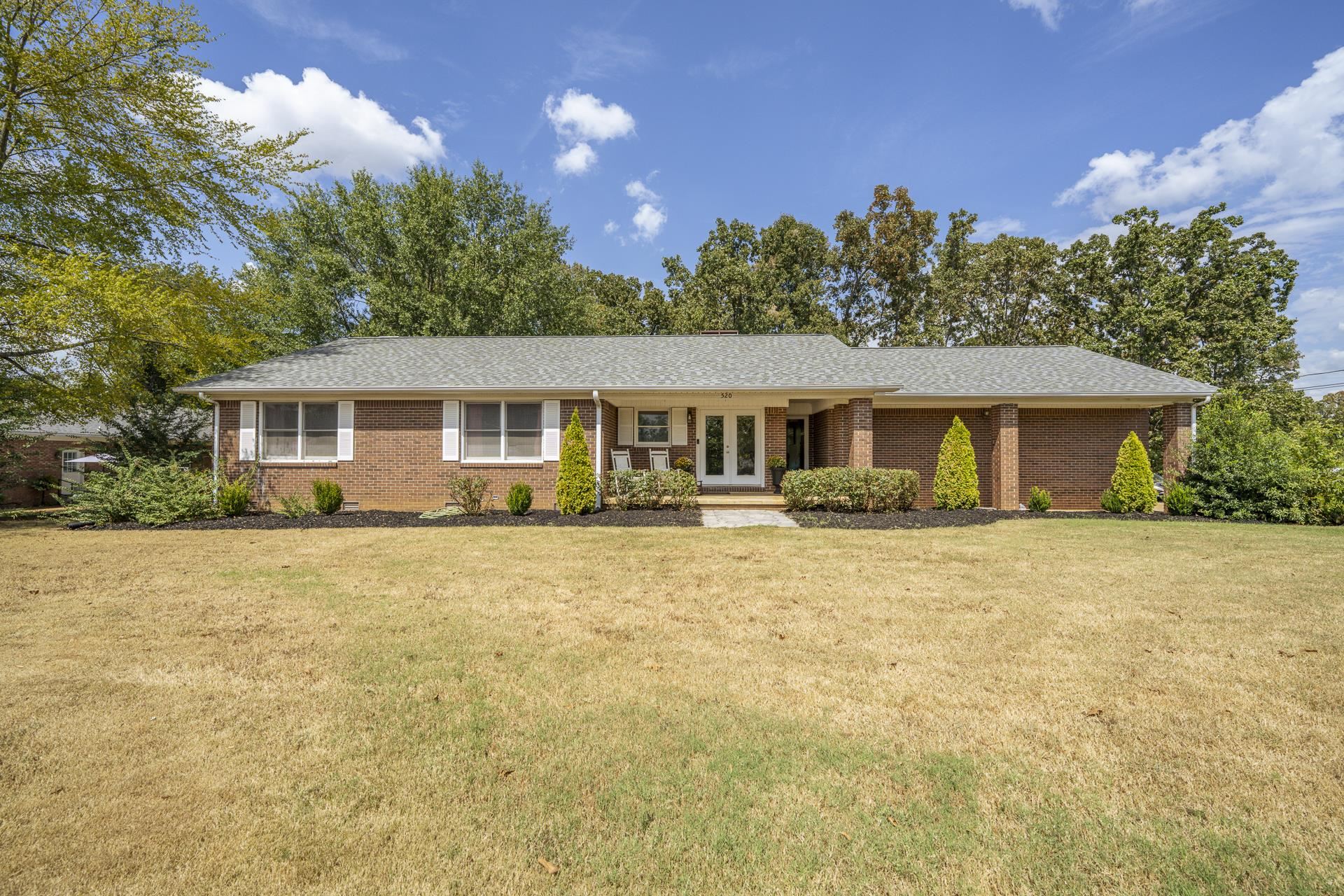 520 Bowen Dr Property Photo 1