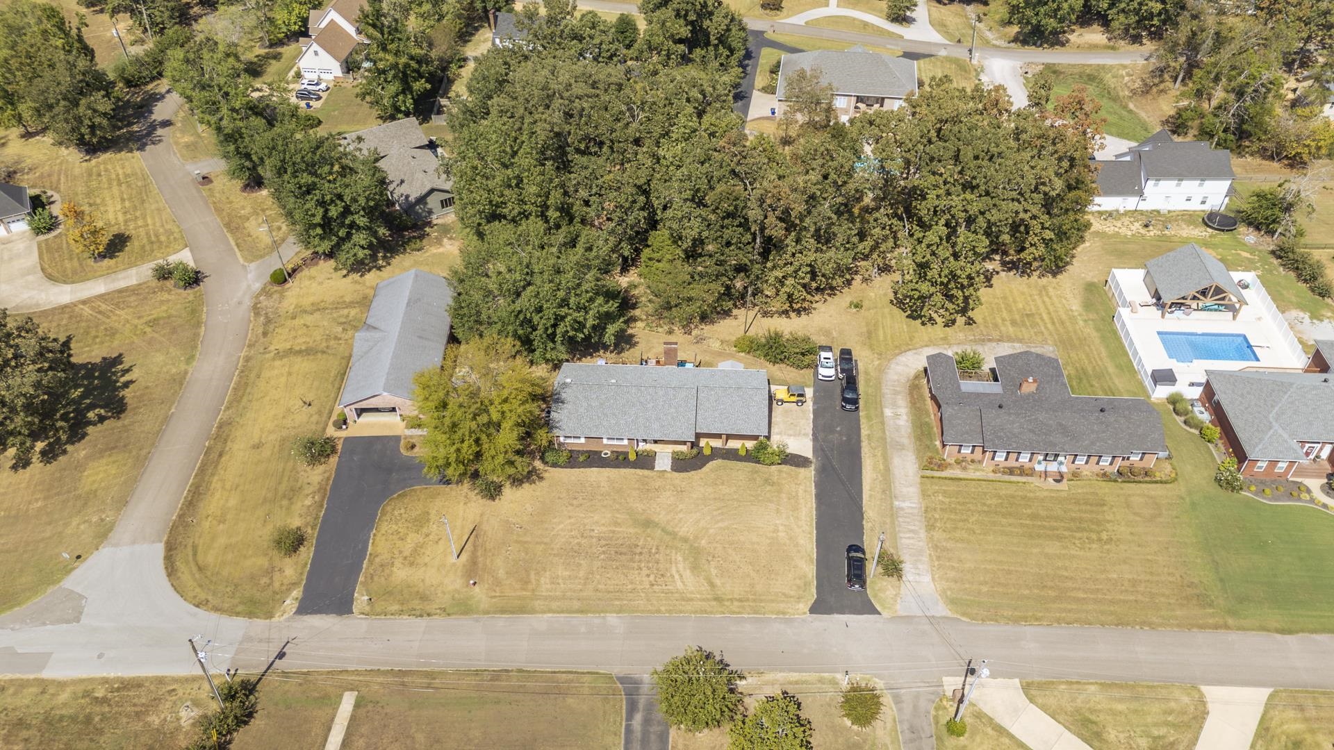 520 Bowen Dr Property Photo 2