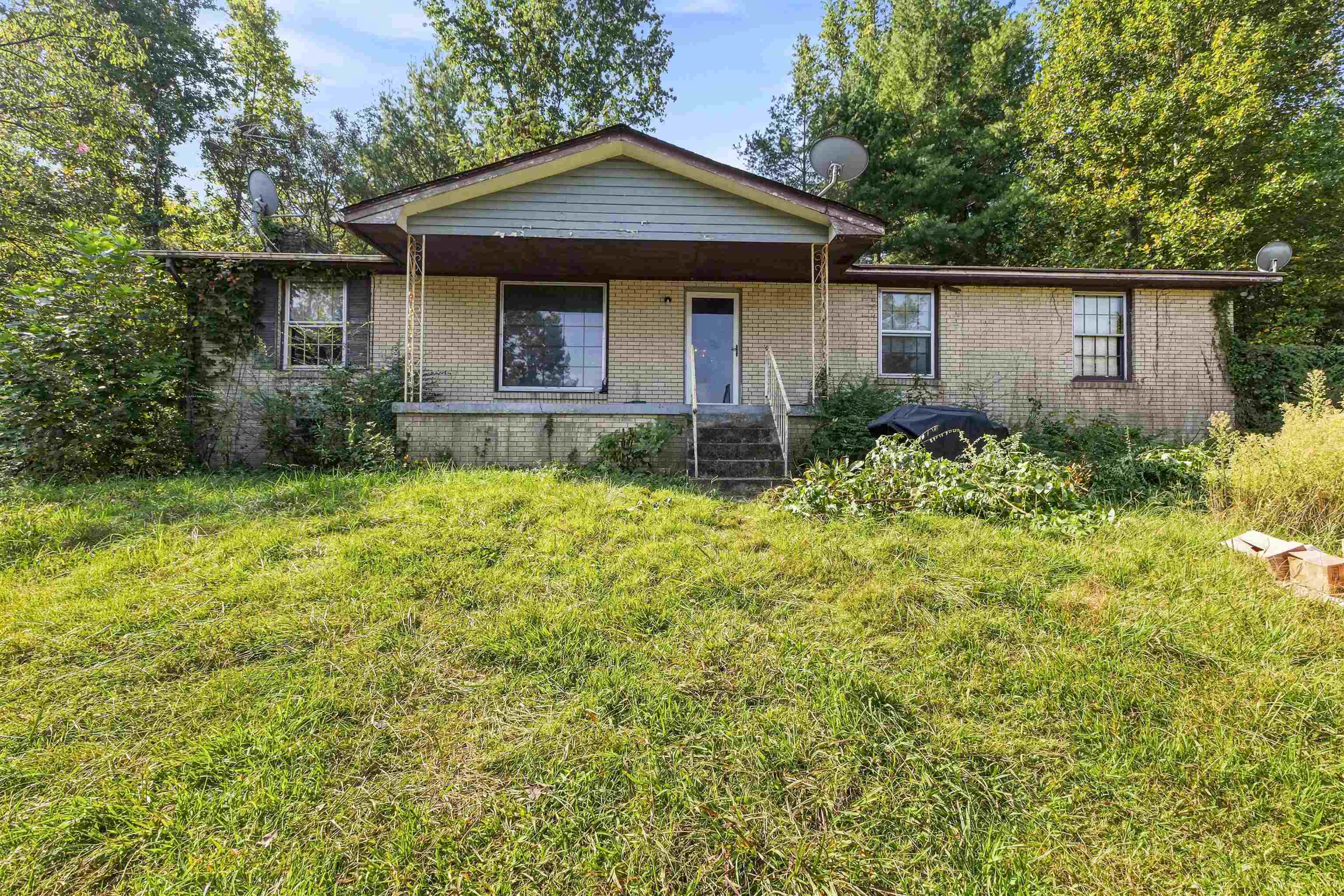 1108 Allenwood Dr Property Photo 1