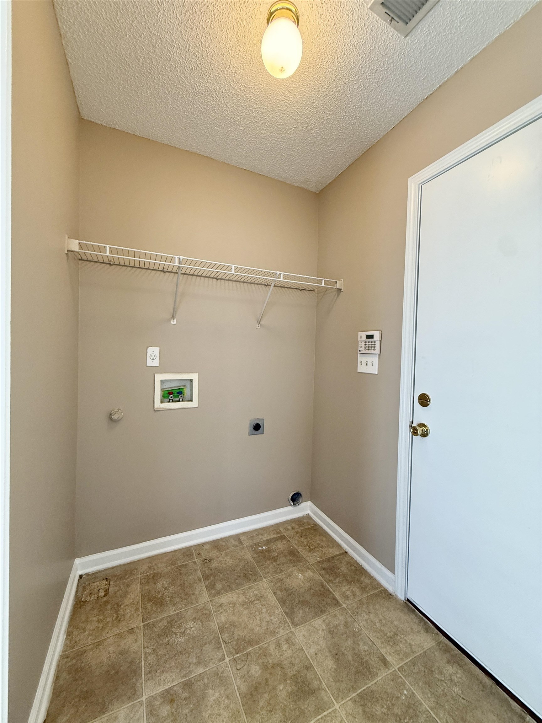 6839 Mikayla Ln Property Photo 7