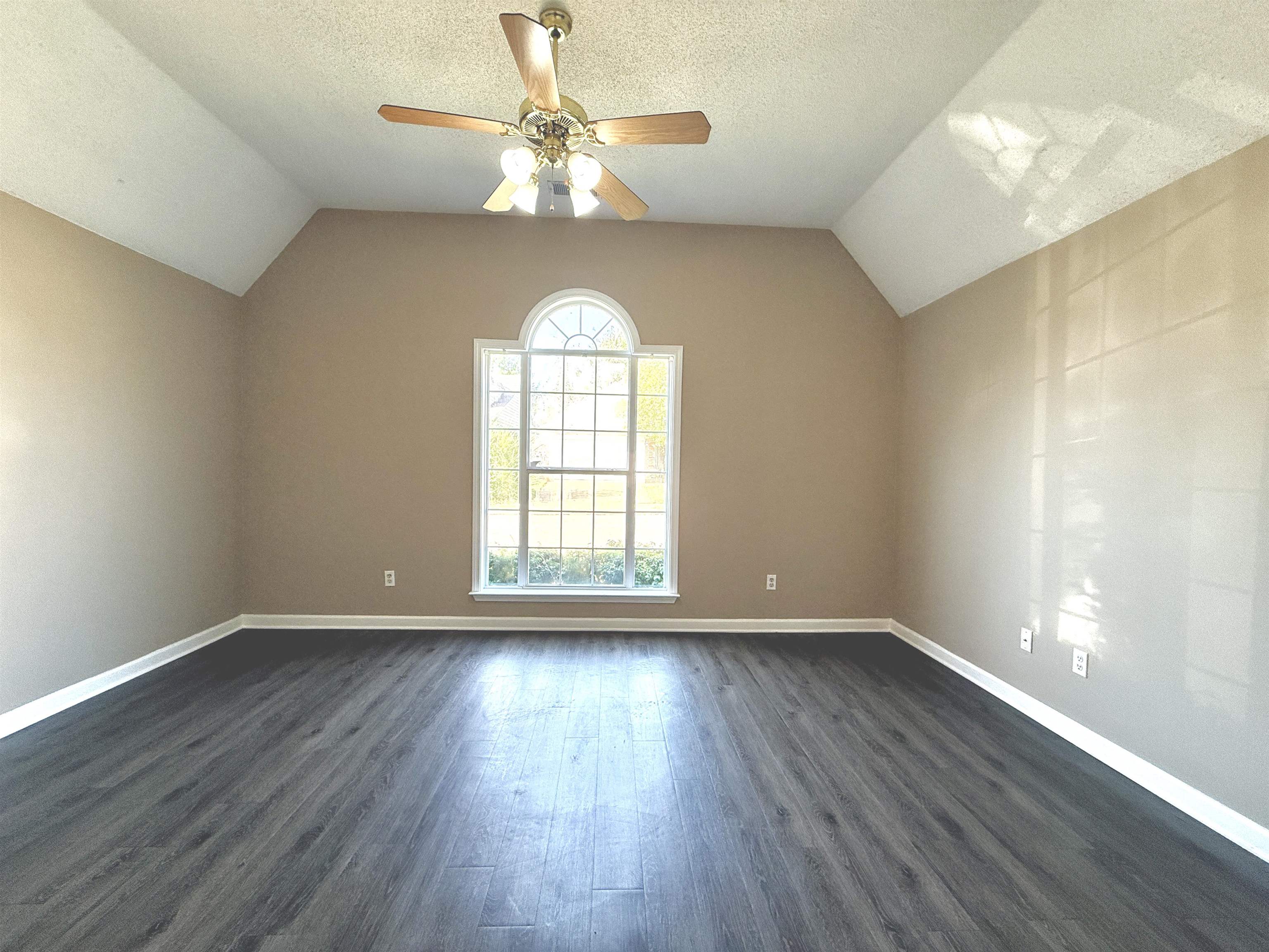 6839 Mikayla Ln Property Photo 8
