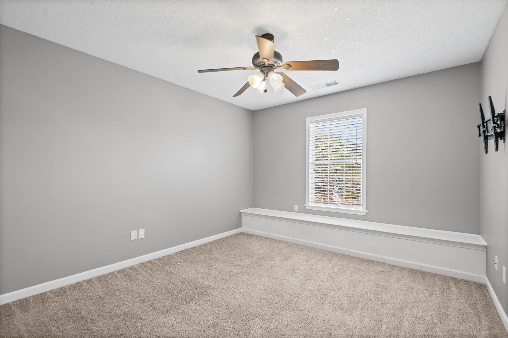 713 Elizabeth Dr Property Photo 30