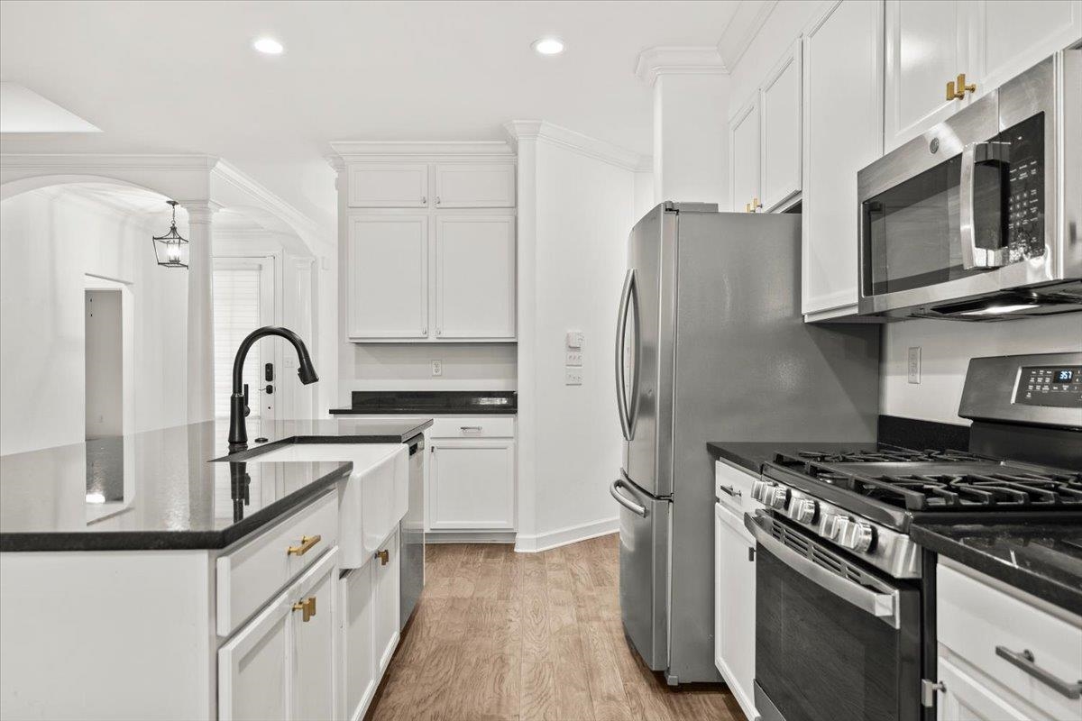 7916 Country Lake Dr Property Photo 16