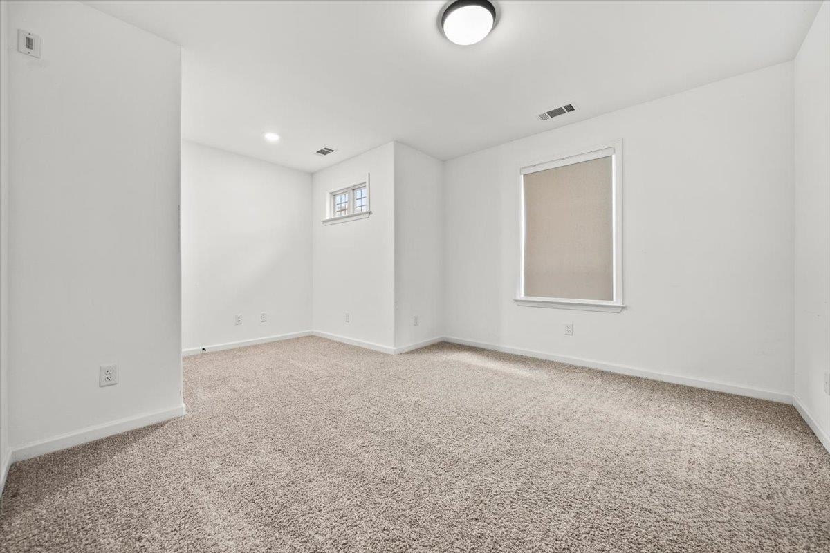 7916 Country Lake Dr Property Photo 27