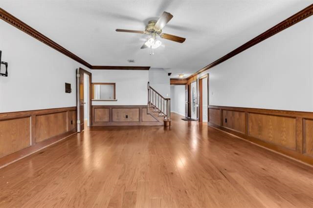 3652 Wincross Dr Property Photo 6