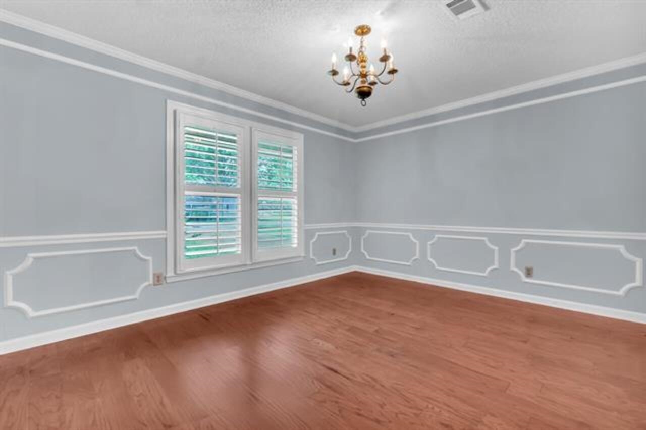 3652 Wincross Dr Property Photo 8
