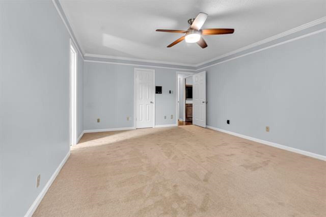 3652 Wincross Dr Property Photo 17
