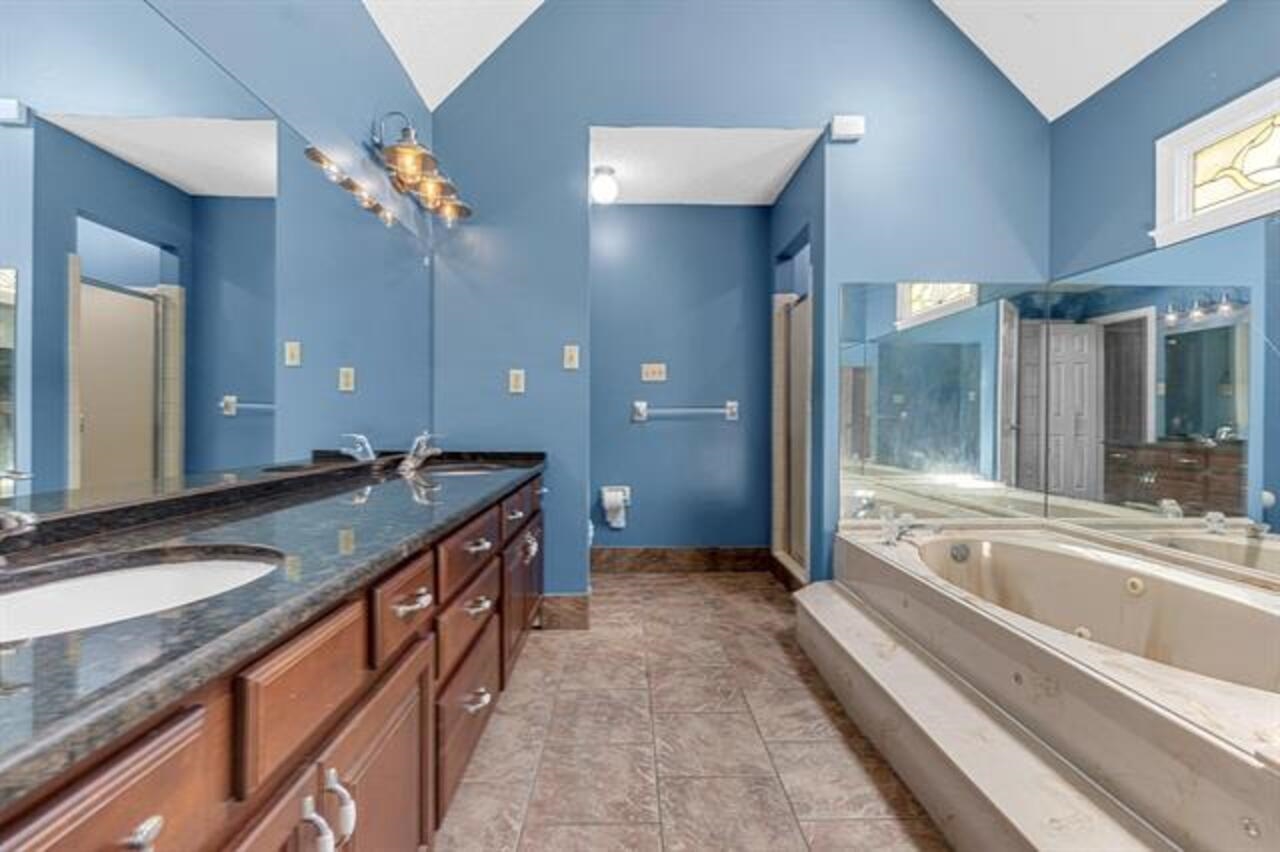 3652 Wincross Dr Property Photo 21