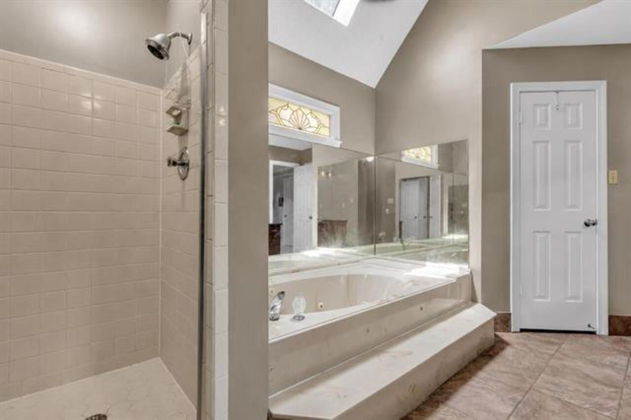 3652 Wincross Dr Property Photo 27