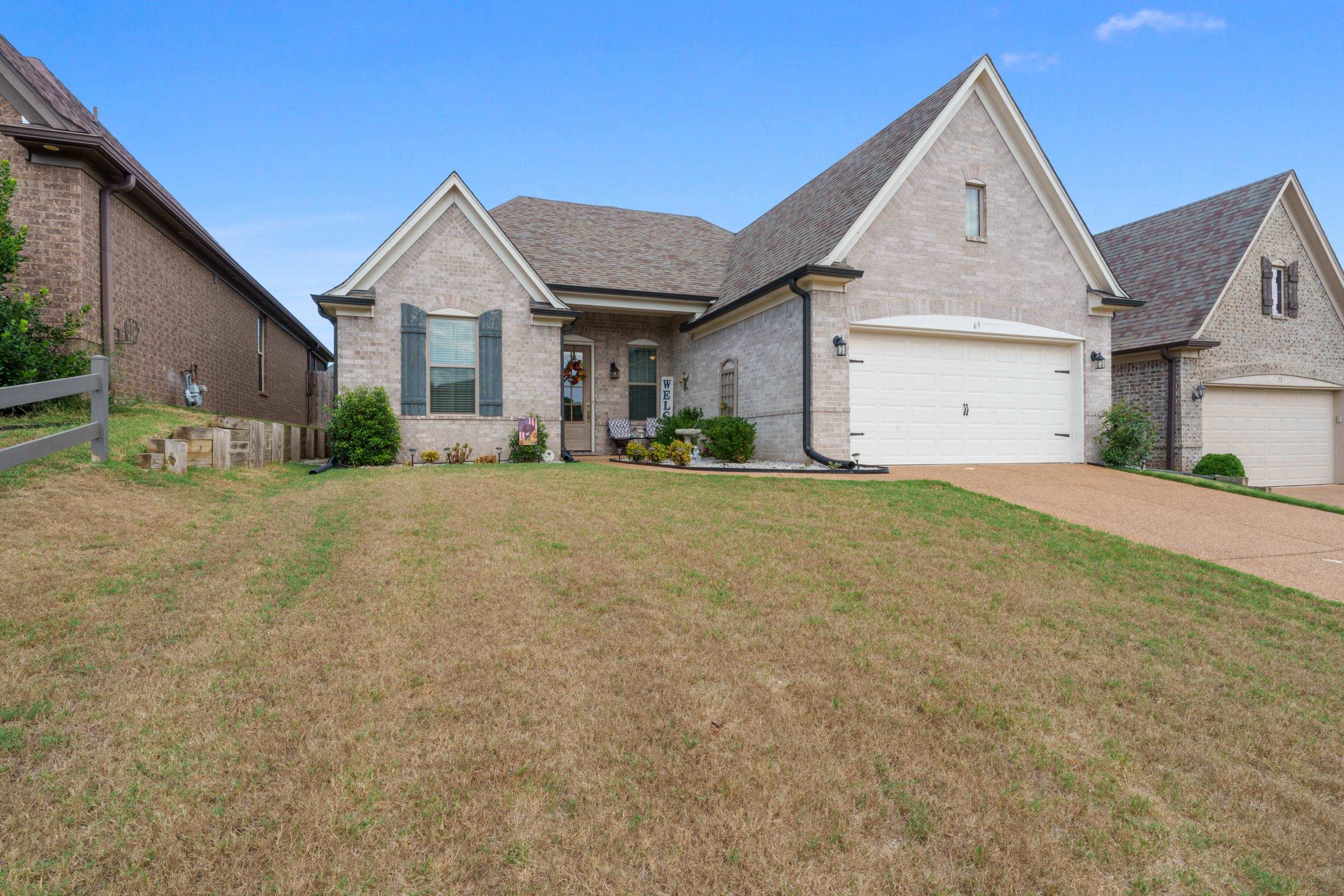 65 Briar Hollow Ln Property Photo 2