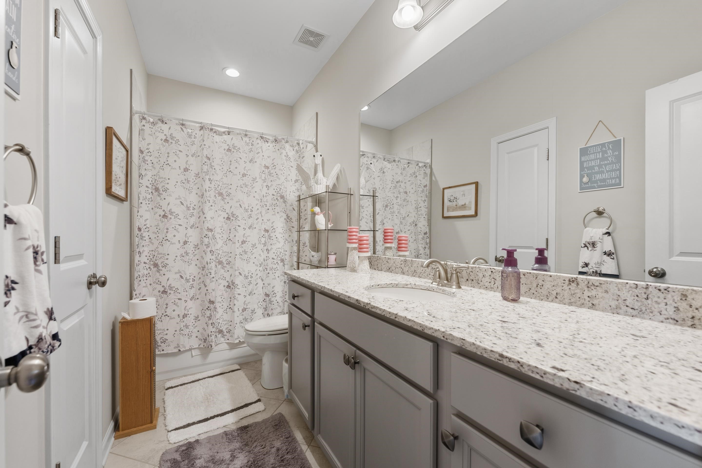 65 Briar Hollow Ln Property Photo 20