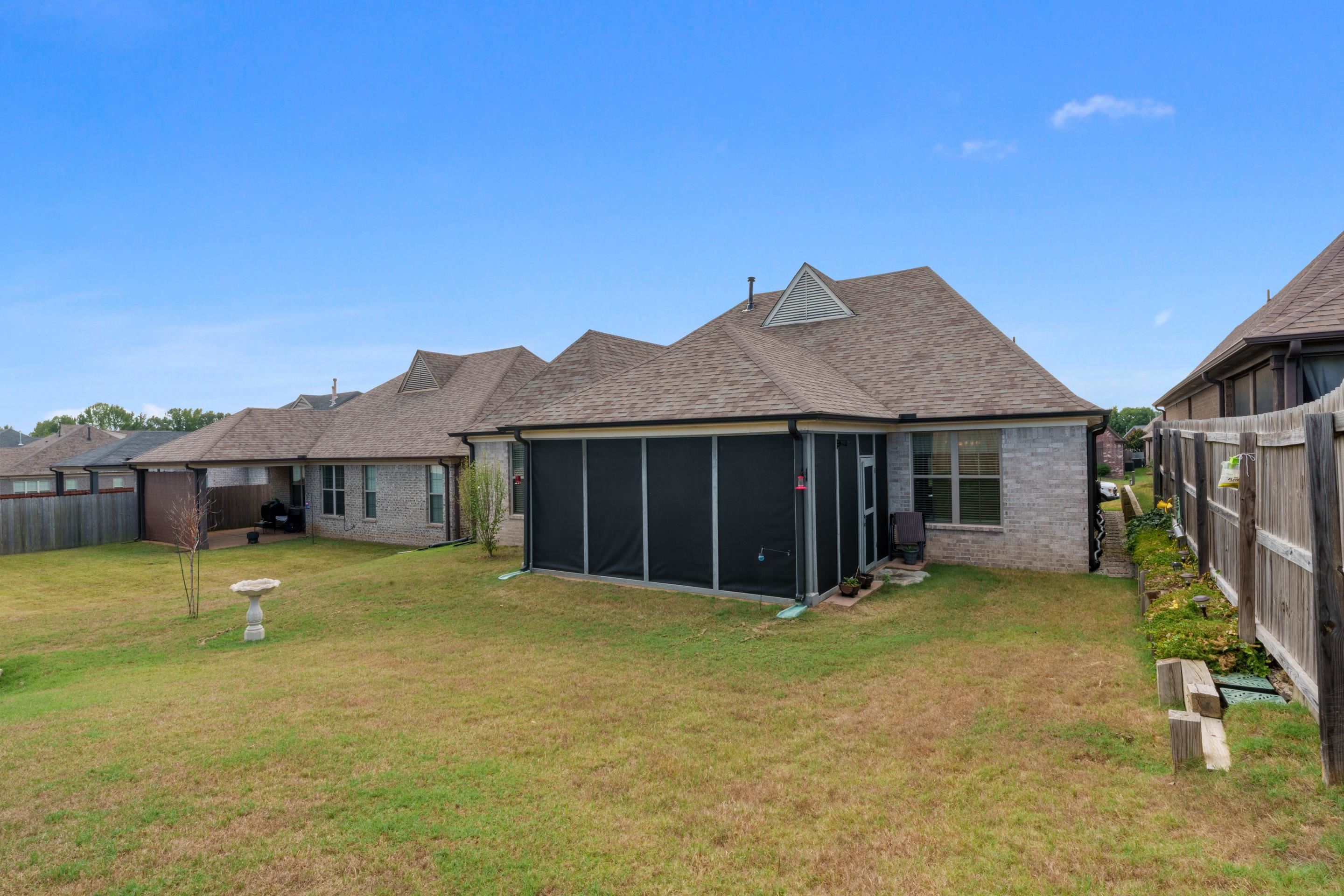 65 Briar Hollow Ln Property Photo 24