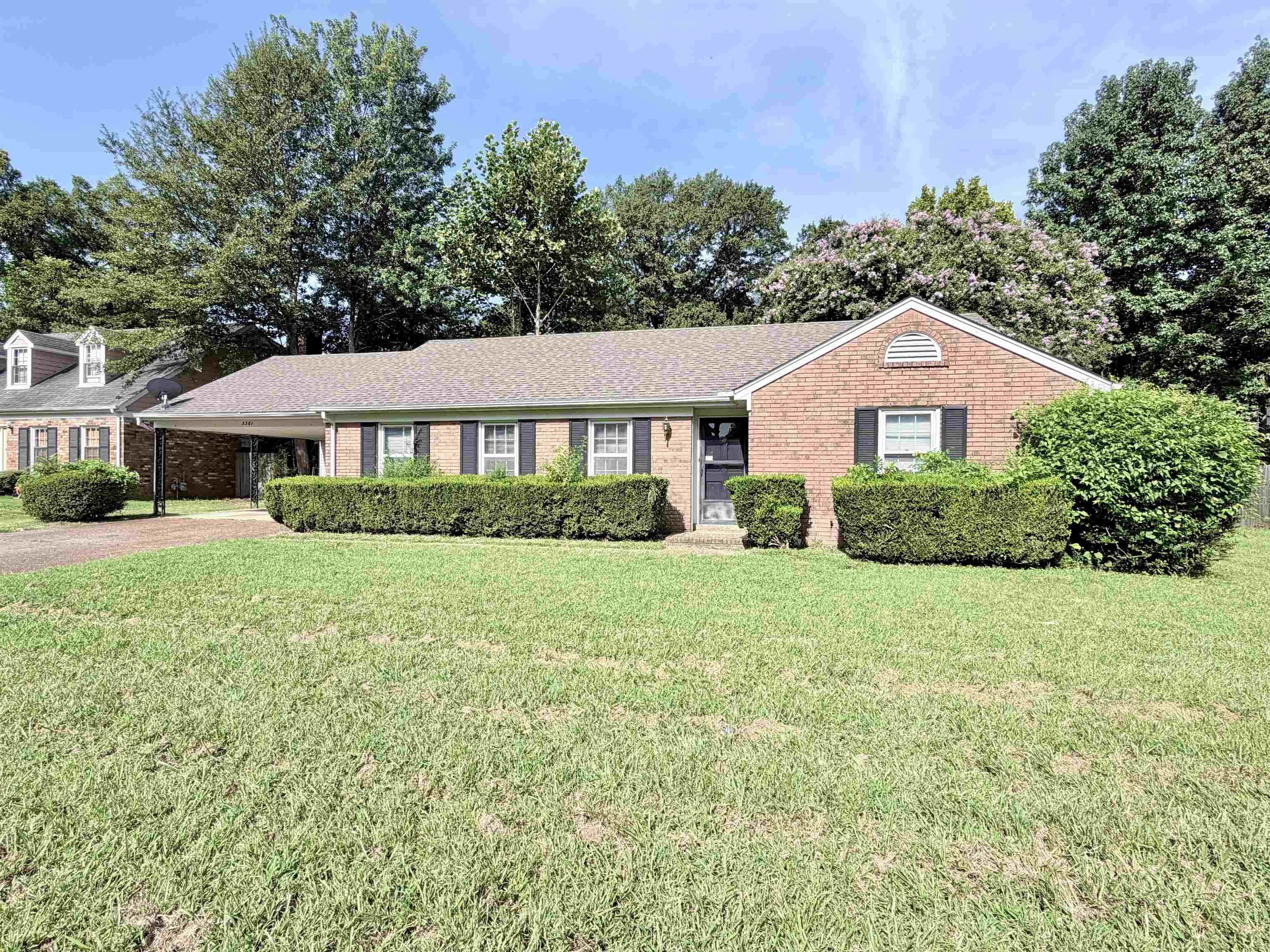 3361 Foxwood Dr Property Photo 2