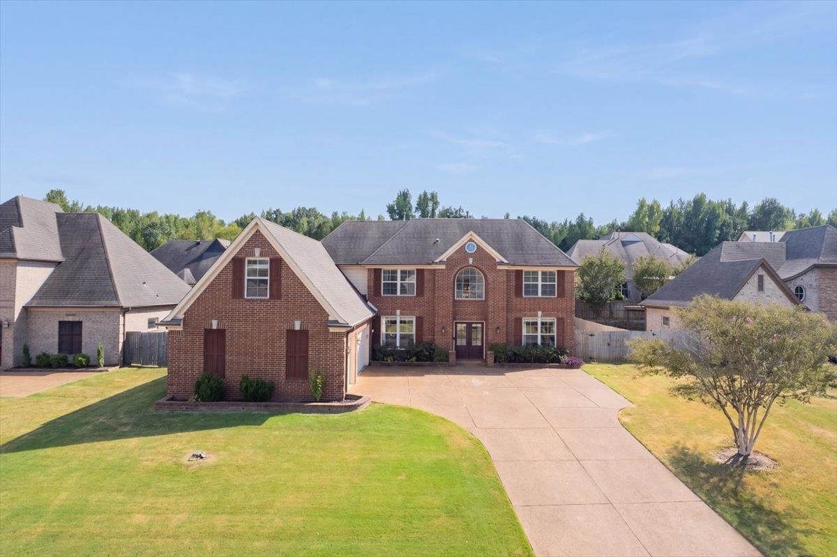 12147 Brooks River Dr Property Photo 3
