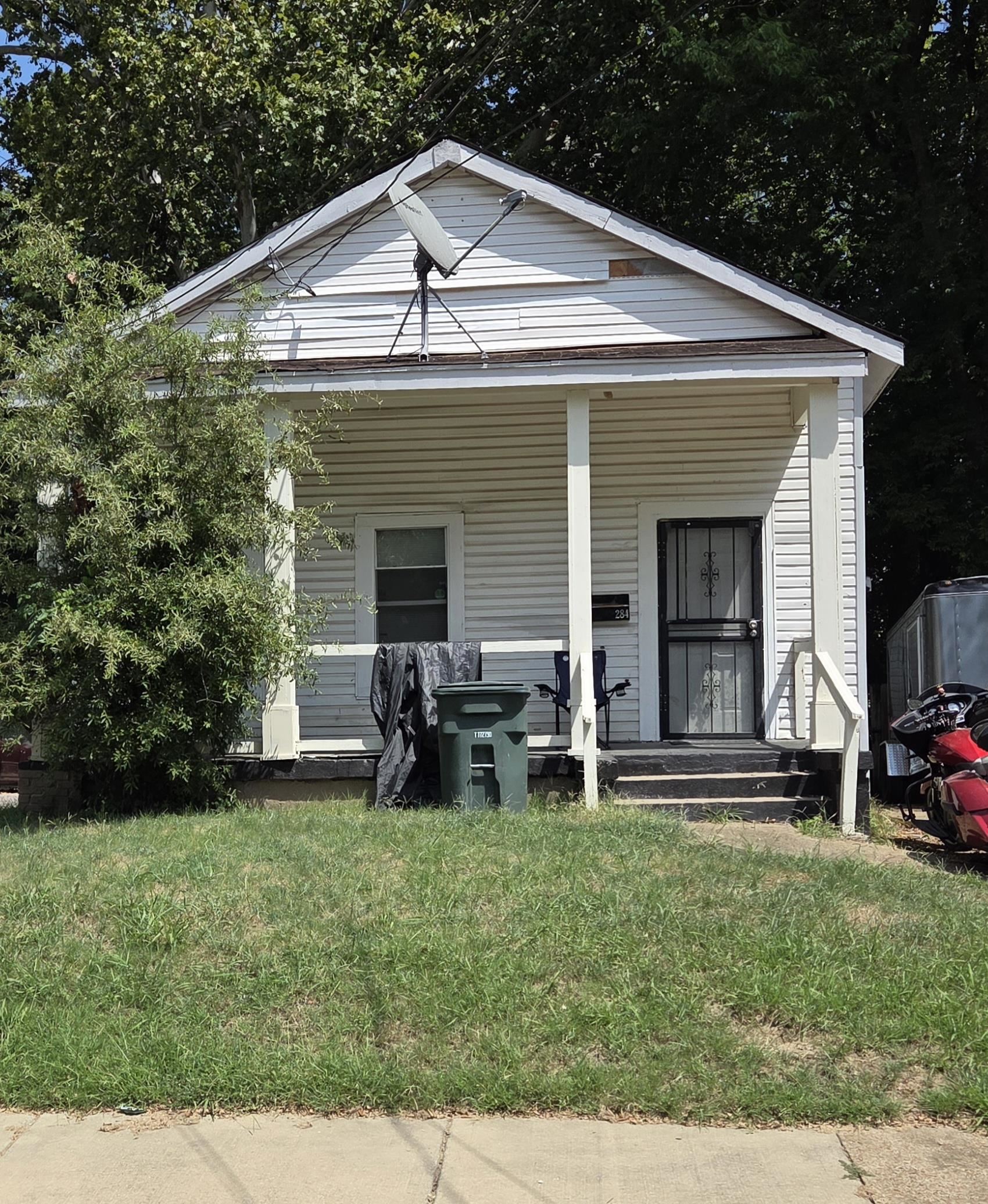 284 Leath St Property Photo 1