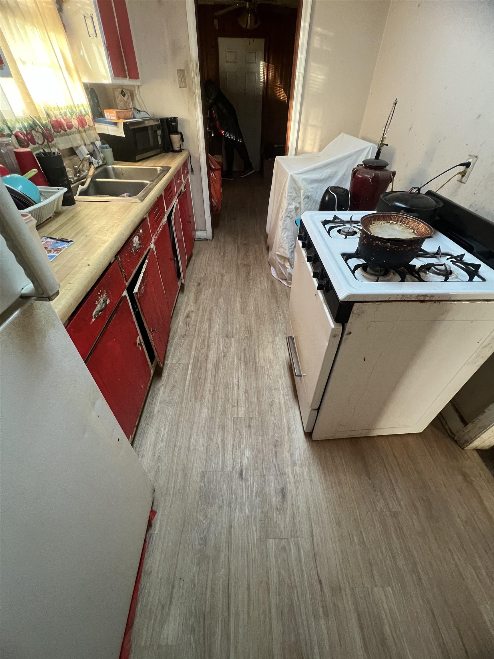 3172 Manhattan Ave Property Photo 2