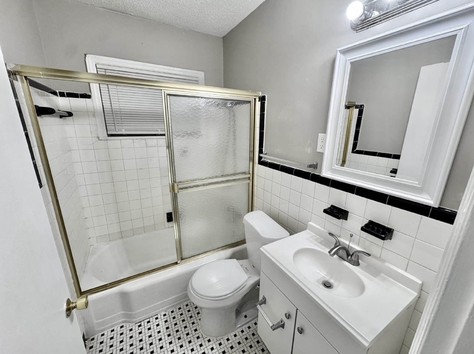 3588 Hendricks Ave Property Photo 12