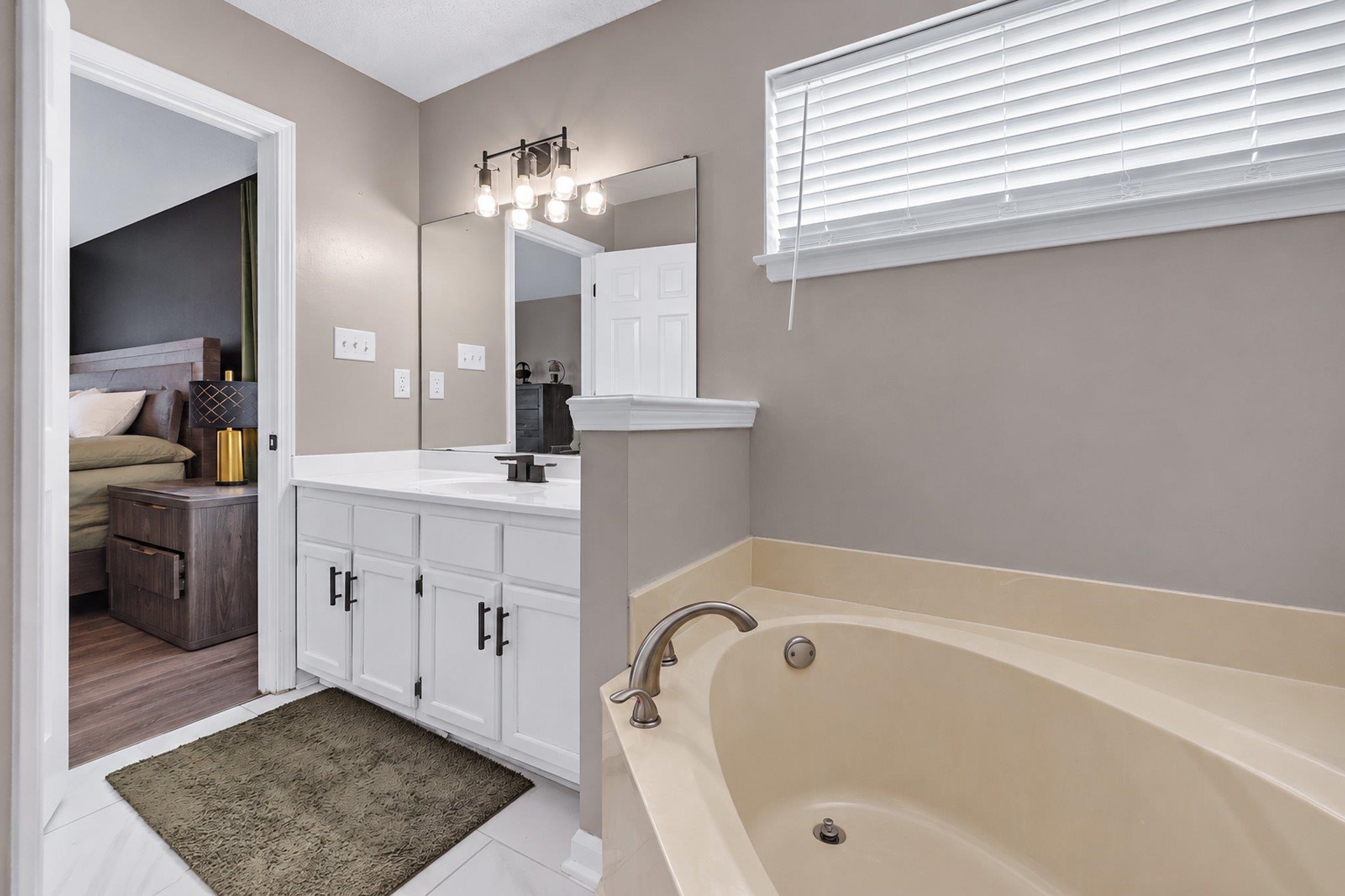 4557 Lindawood Ln Property Photo 6