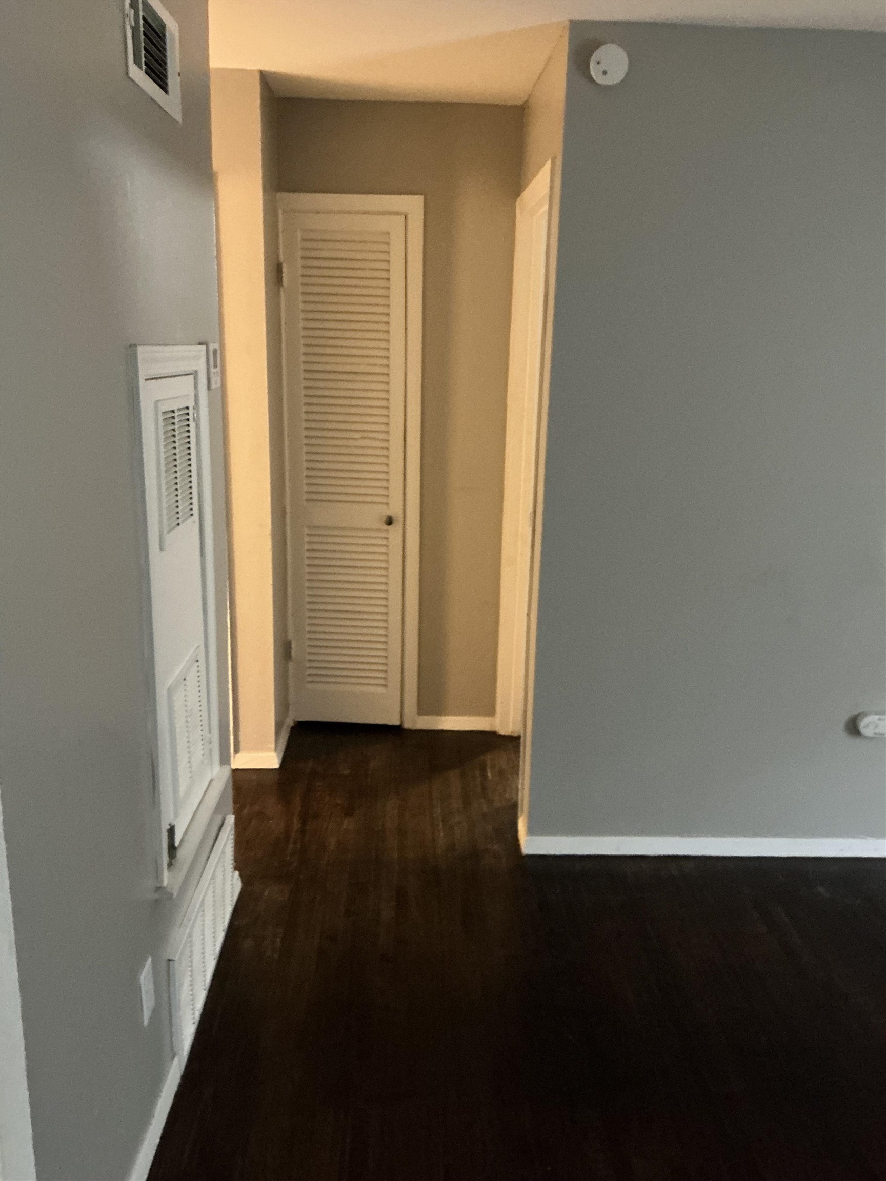 961 N Highland St Property Photo 2
