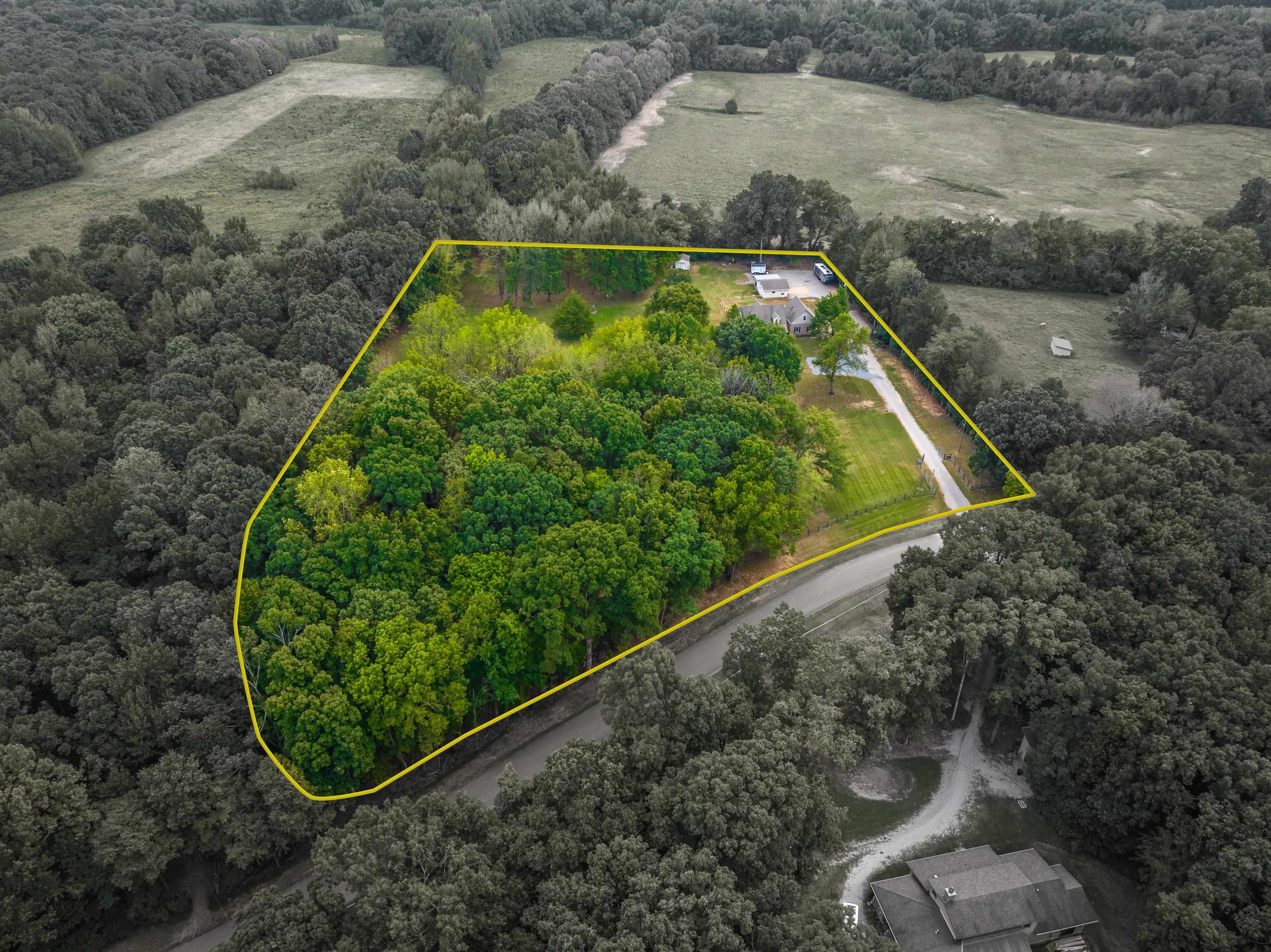 1025 Clara Dr Property Photo 1