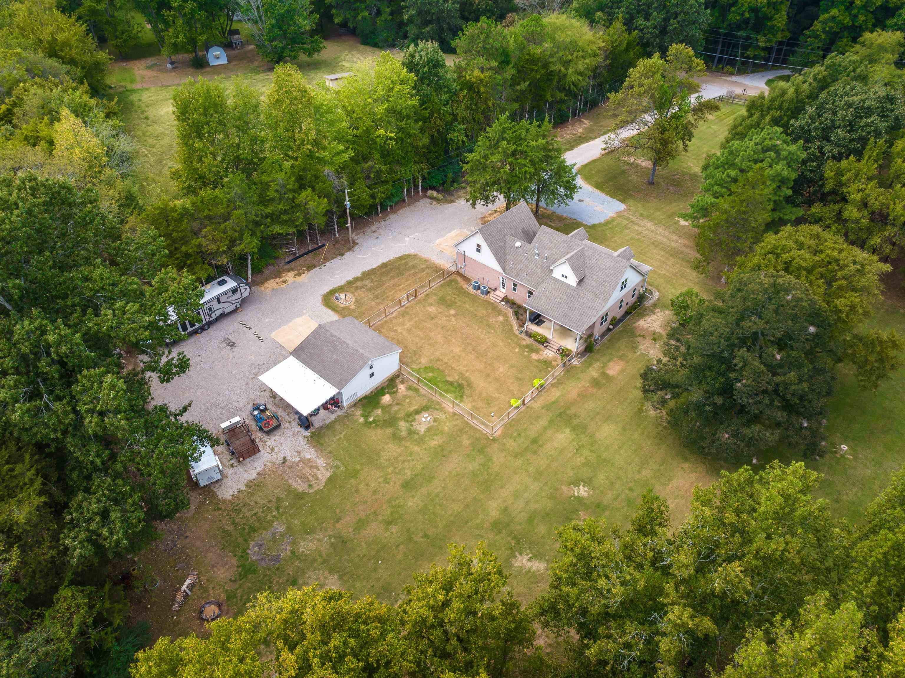 1025 Clara Dr Property Photo 5