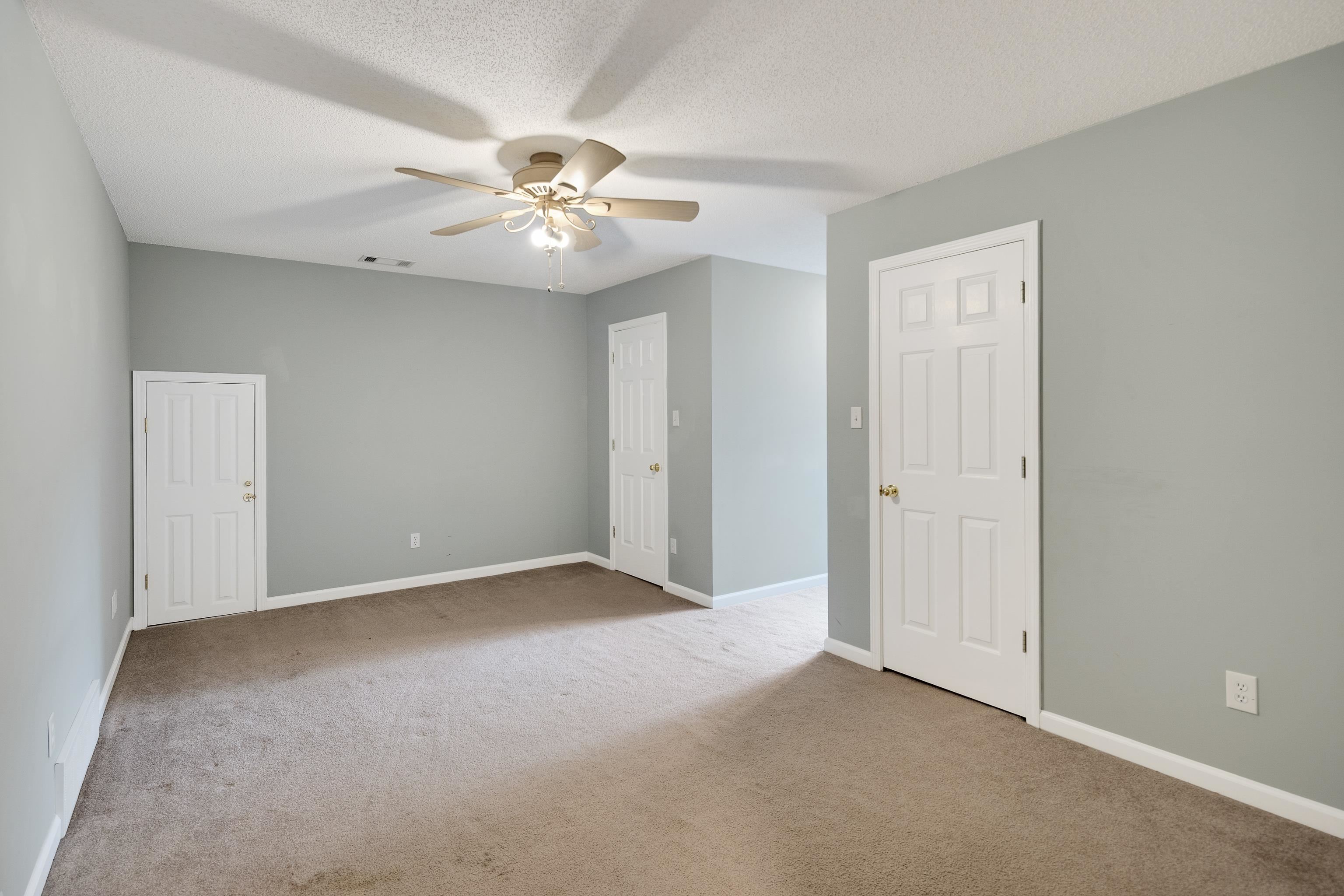 1025 Clara Dr Property Photo 28