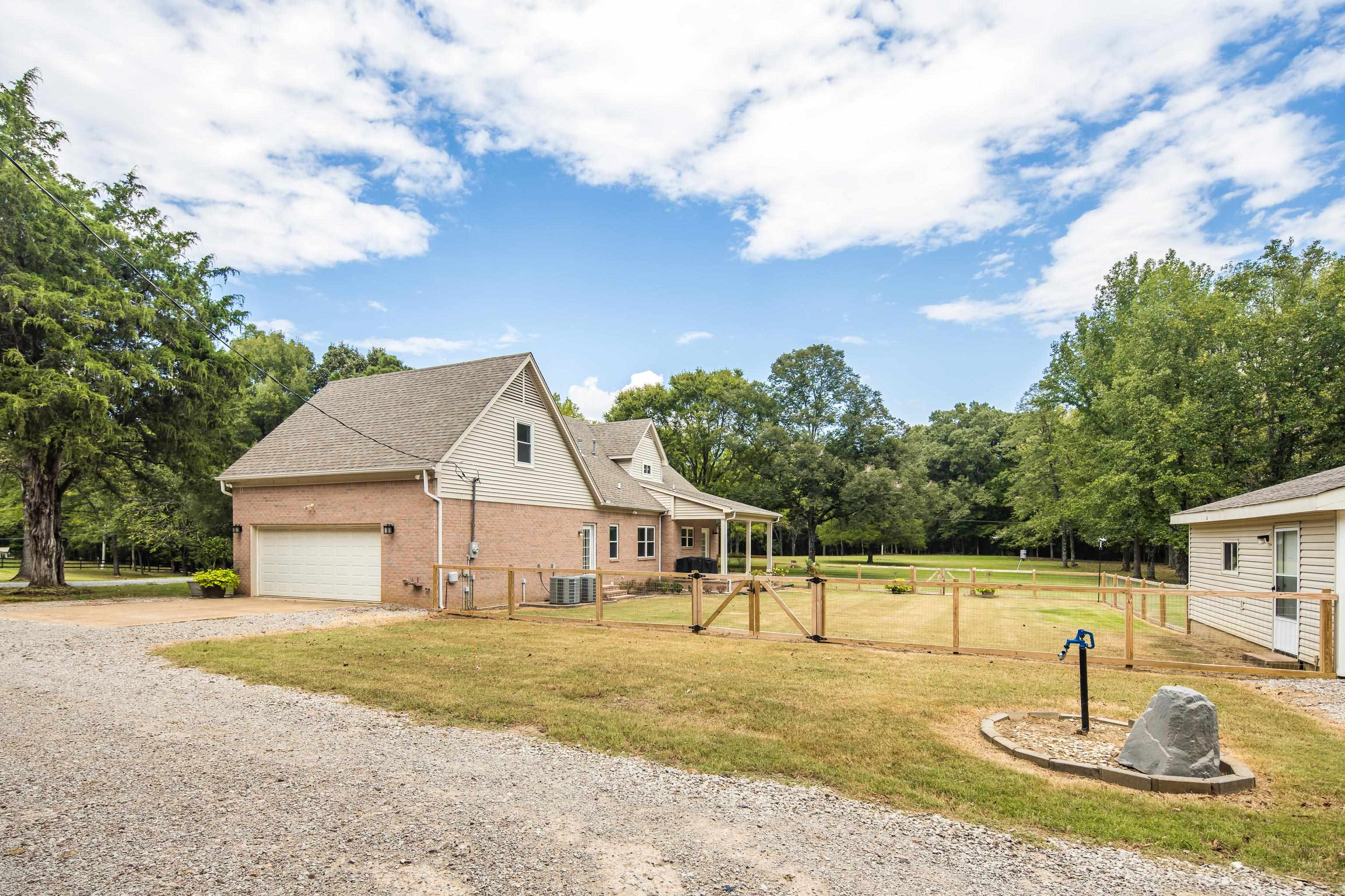 1025 Clara Dr Property Photo 33