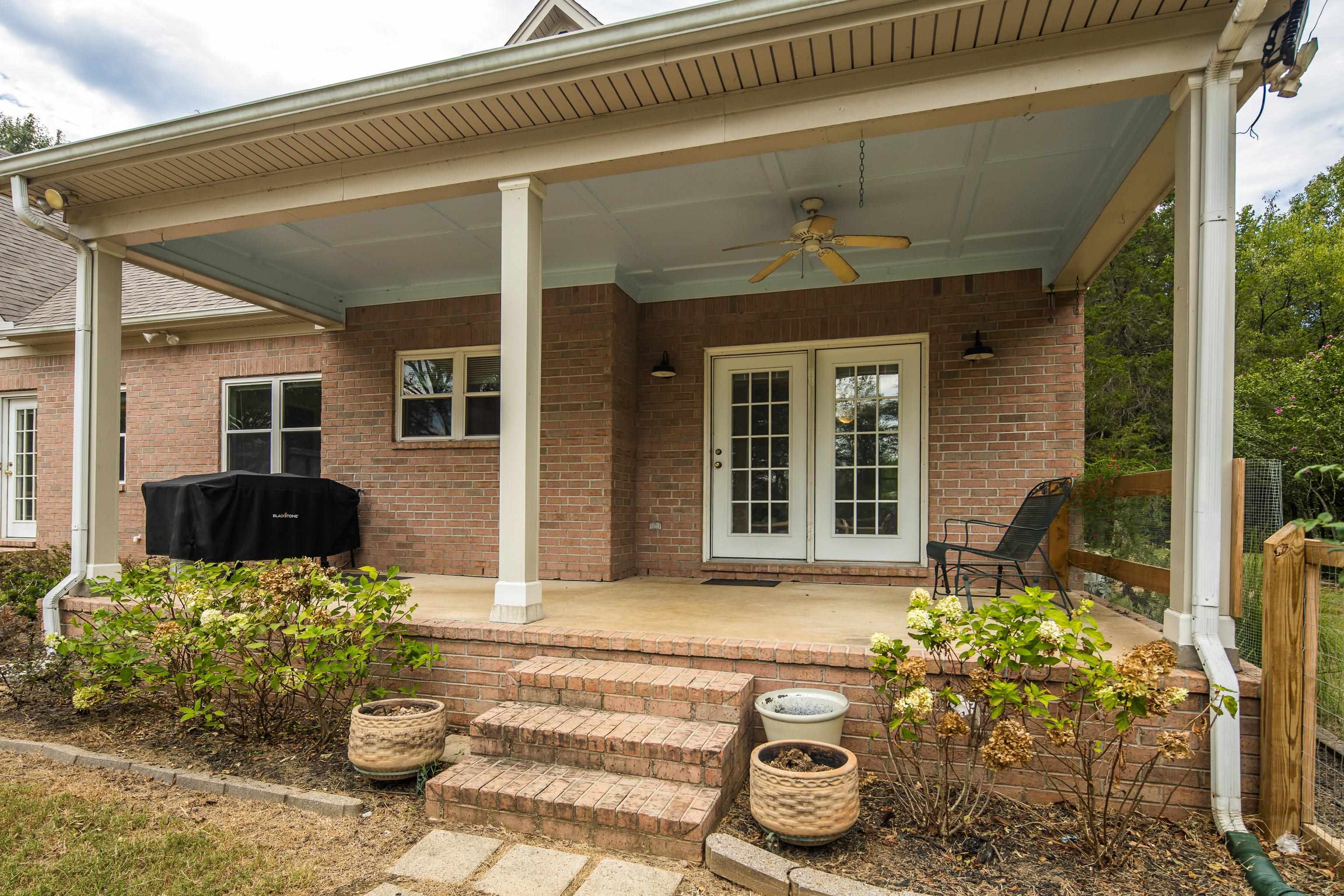 1025 Clara Dr Property Photo 37