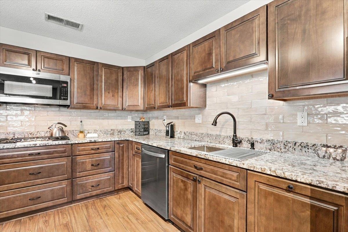 3902 Lighthouse Ln Property Photo 16