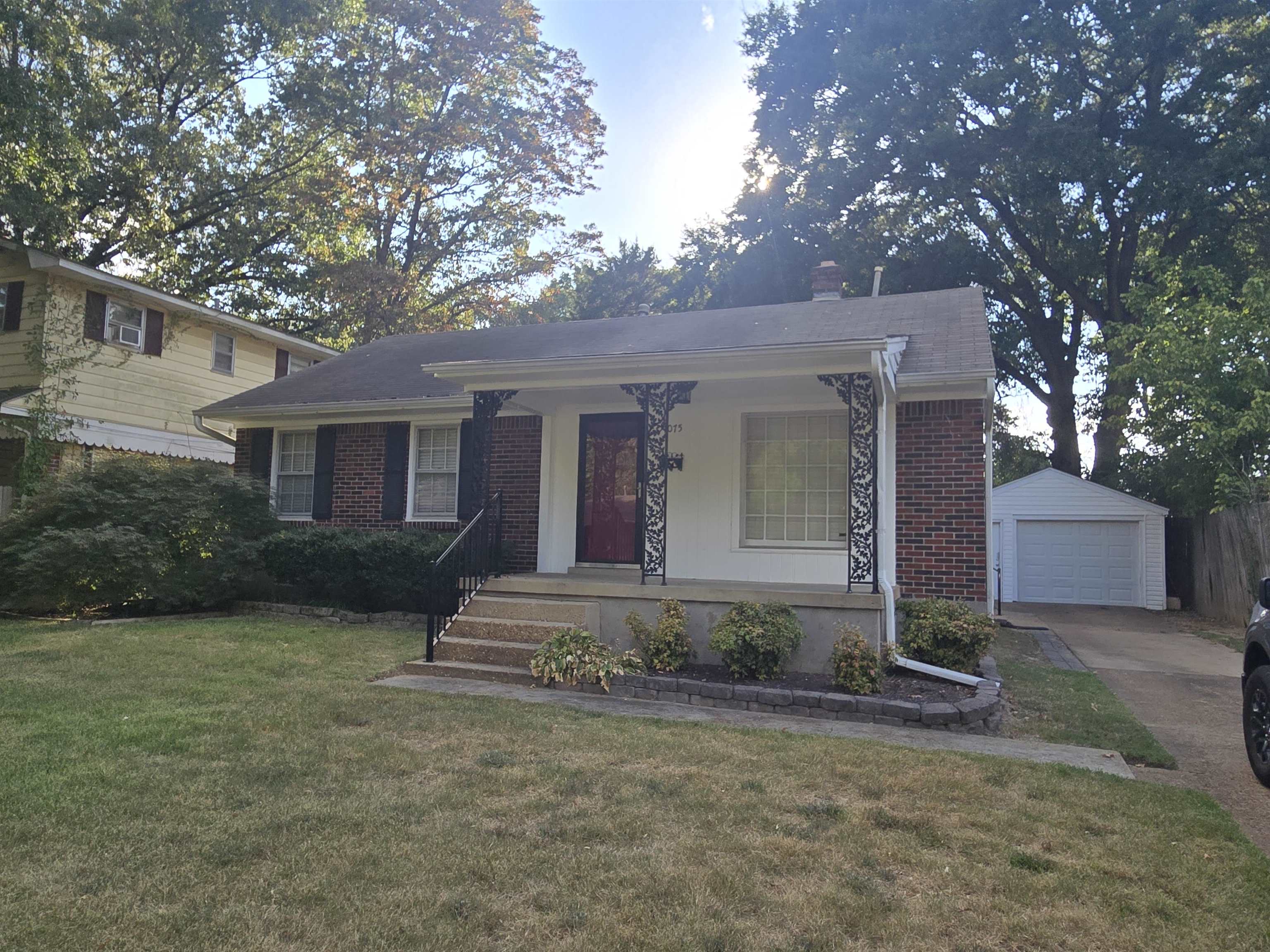 1075 LORRAINE ST Property Photo 1