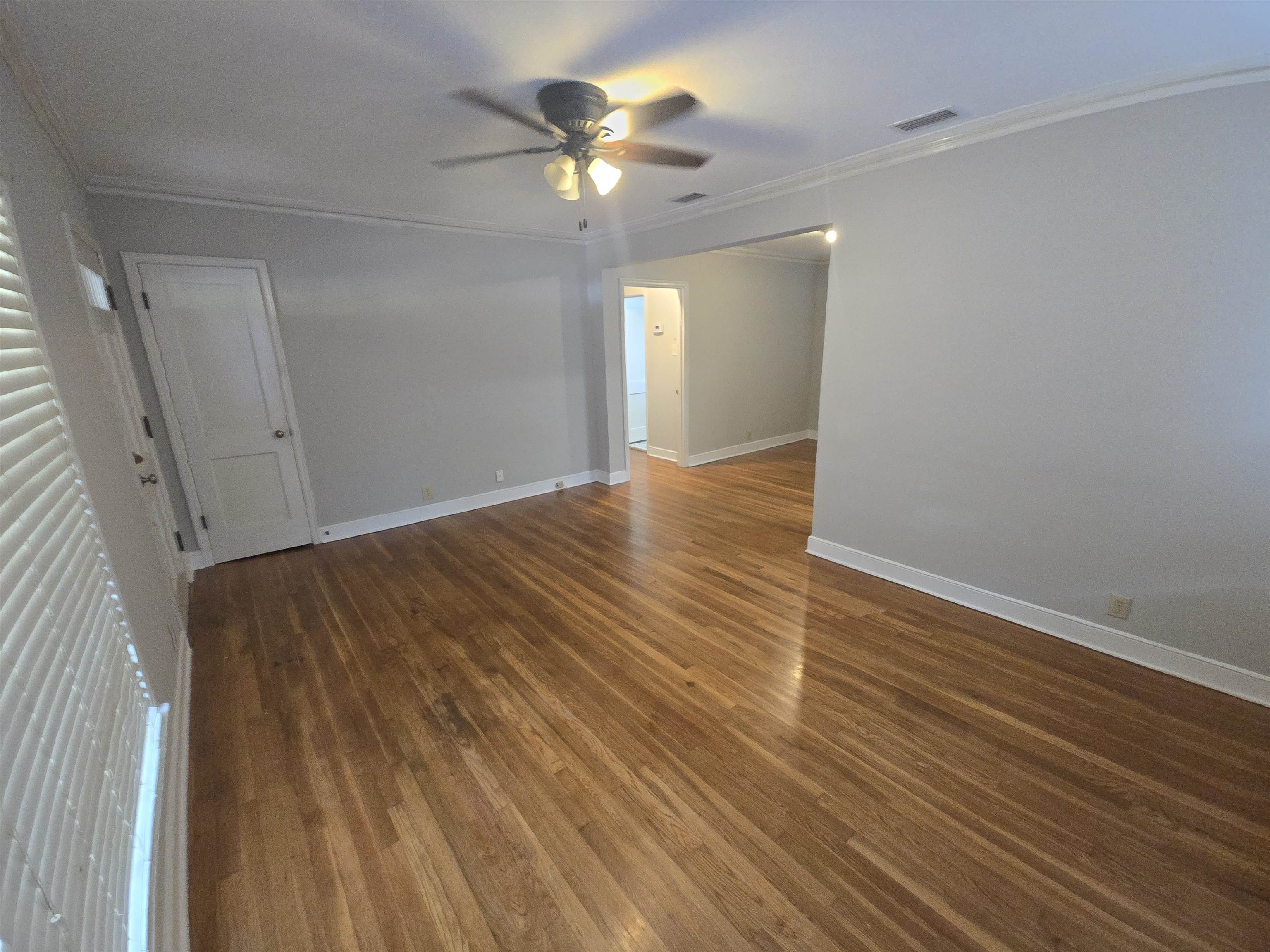 1075 Lorraine St Property Photo 5