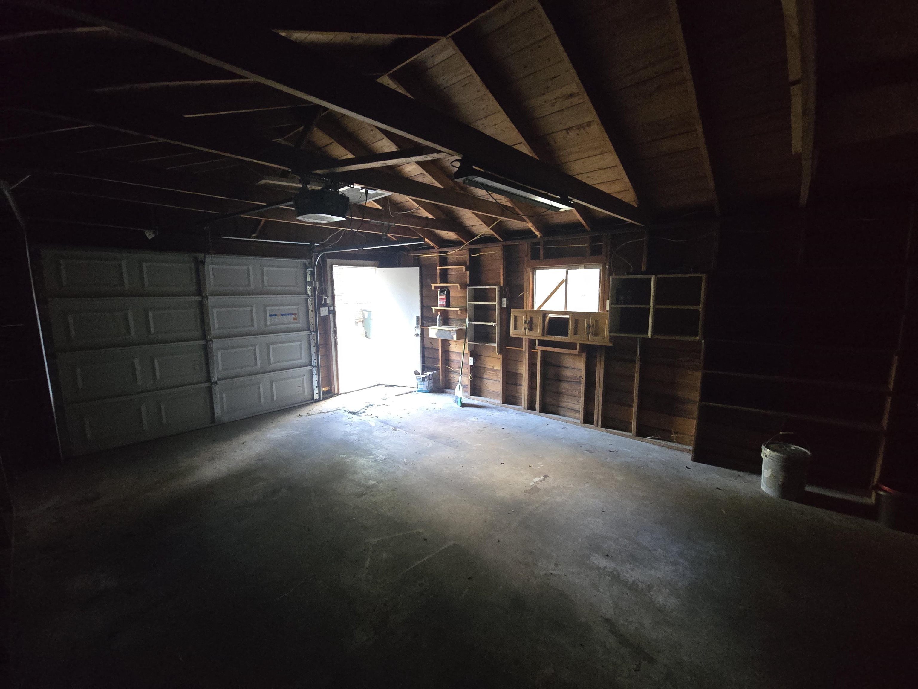 1075 Lorraine St Property Photo 24